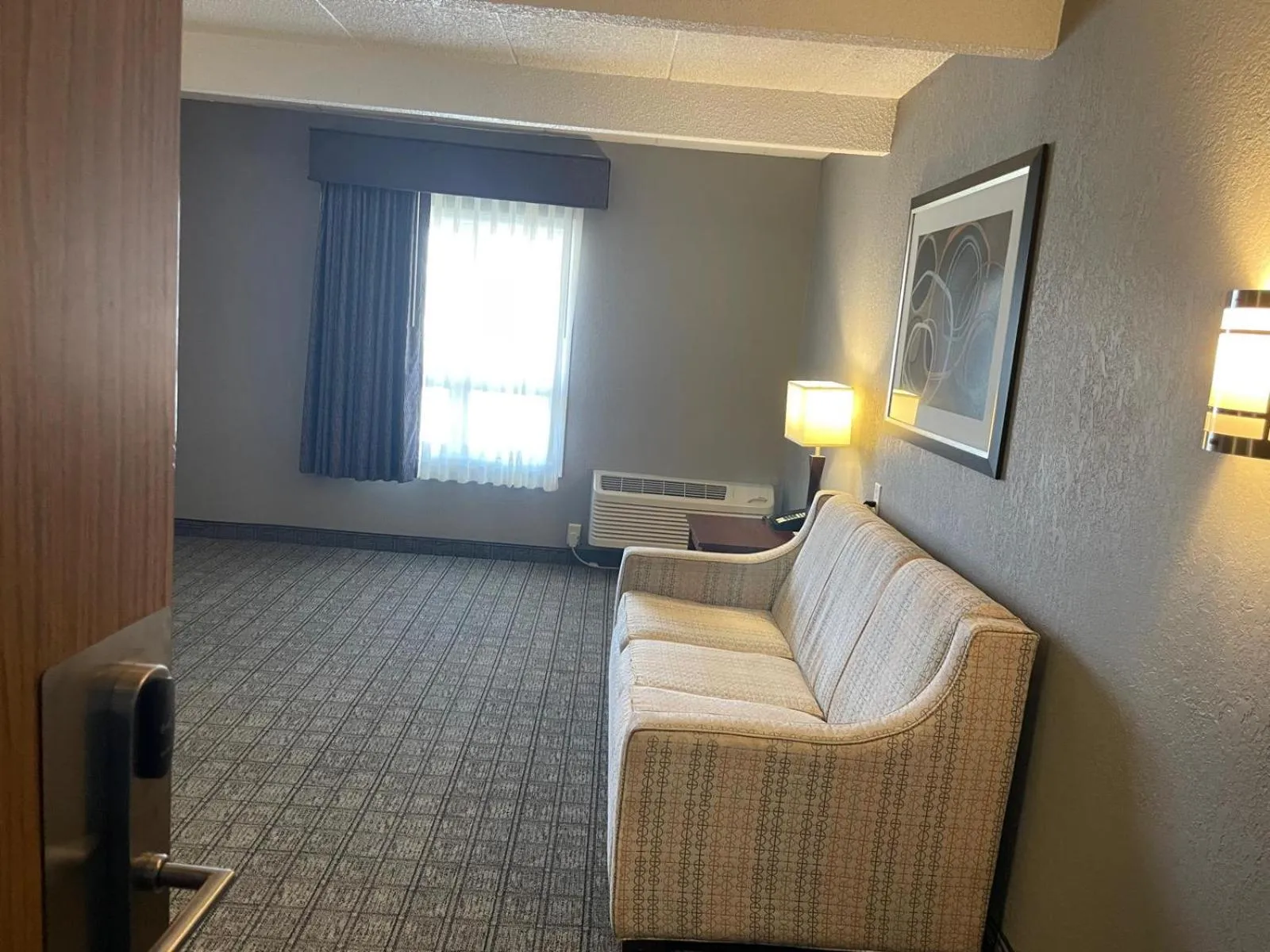 Seating area in Eastlake Suites Hotel & Conference Center By OYO Urbana