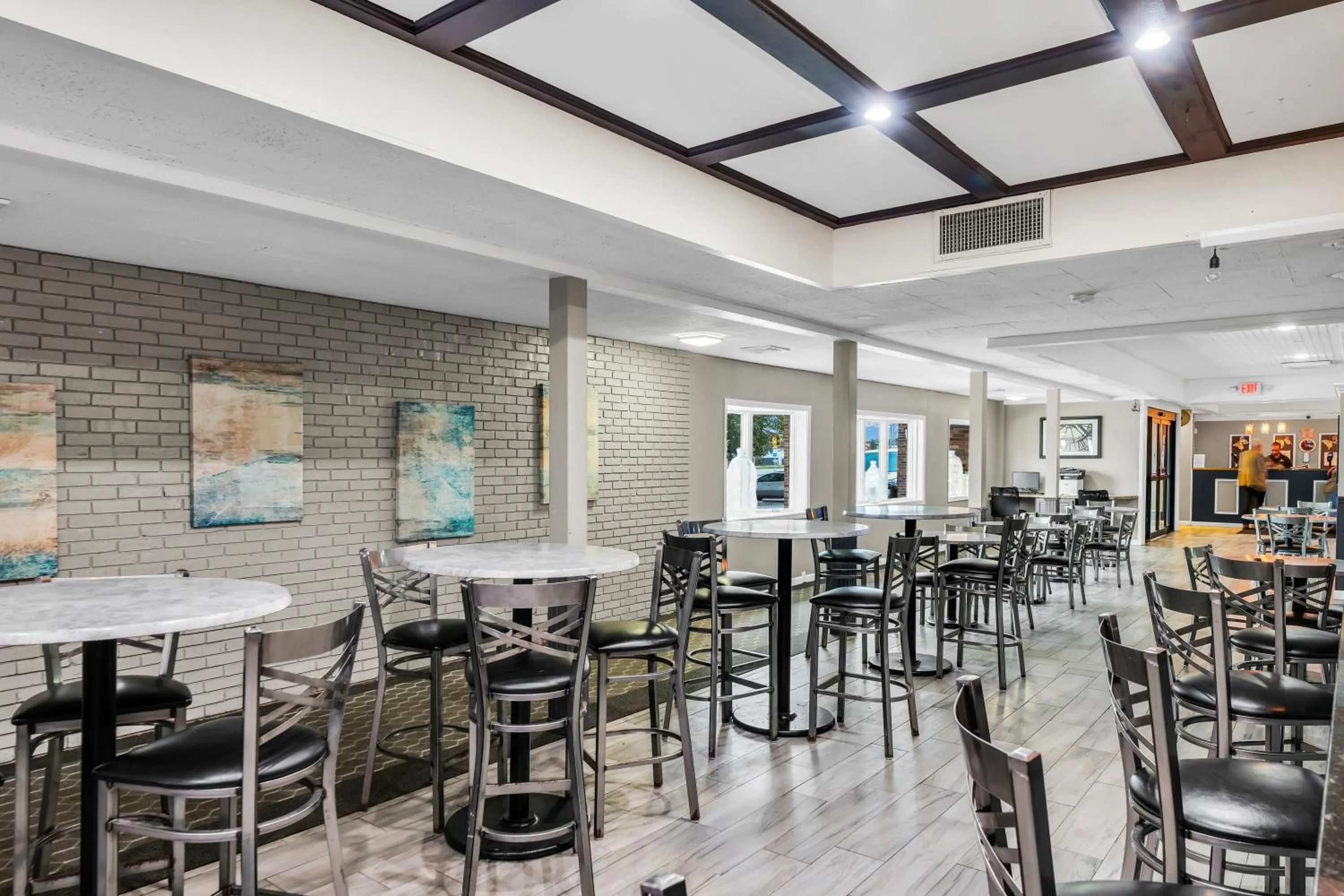 Restaurant/places to eat in Eastlake Suites Hotel & Conference Center By OYO Urbana