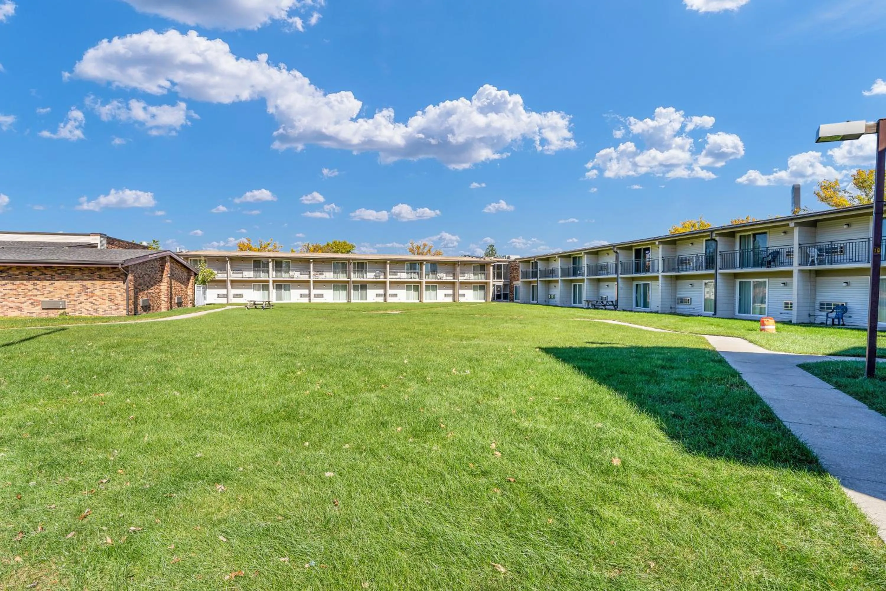 Property building in Eastlake Suites Hotel & Conference Center By OYO Urbana