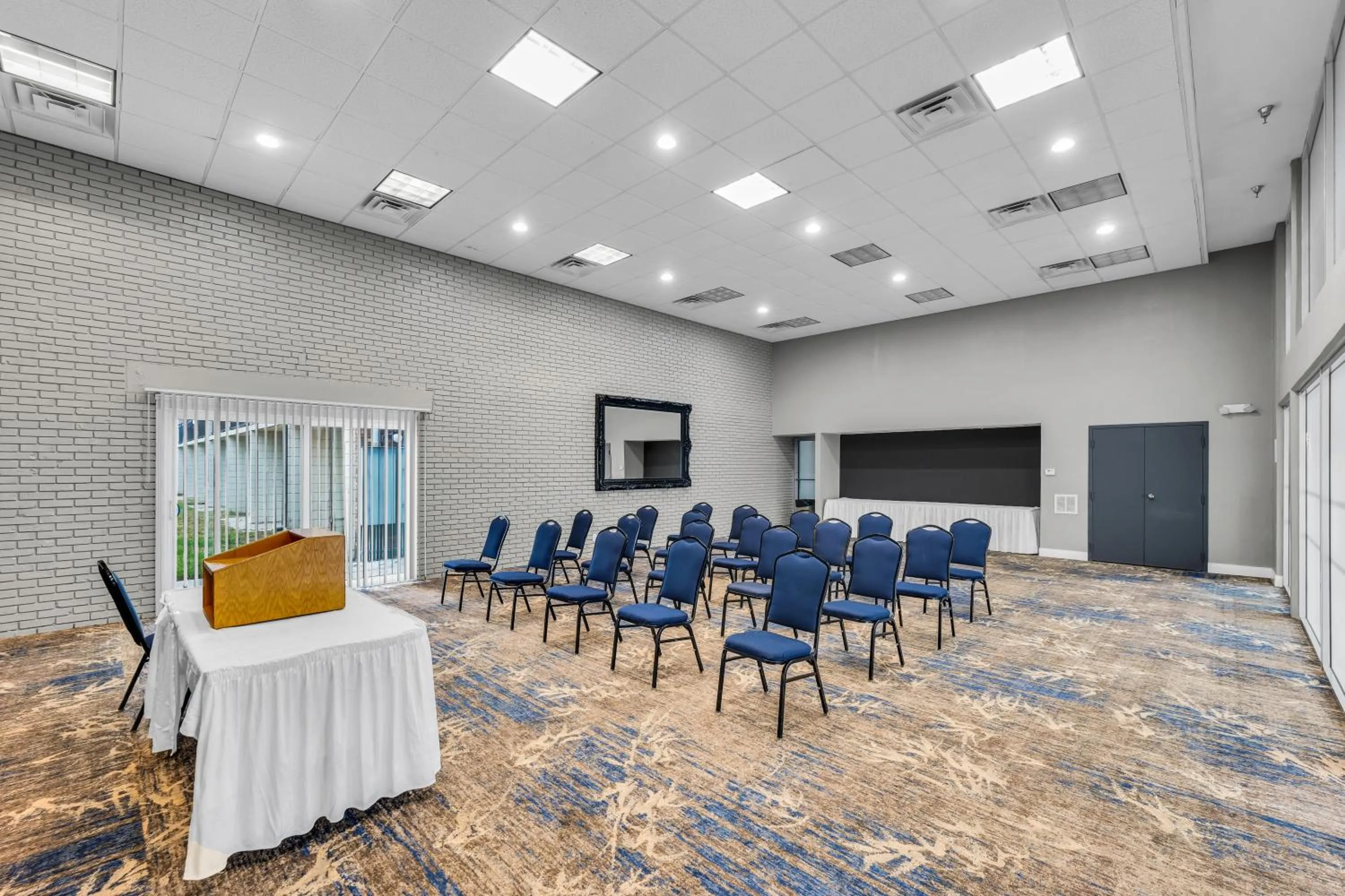 Meeting/conference room in Eastlake Suites Hotel & Conference Center By OYO Urbana