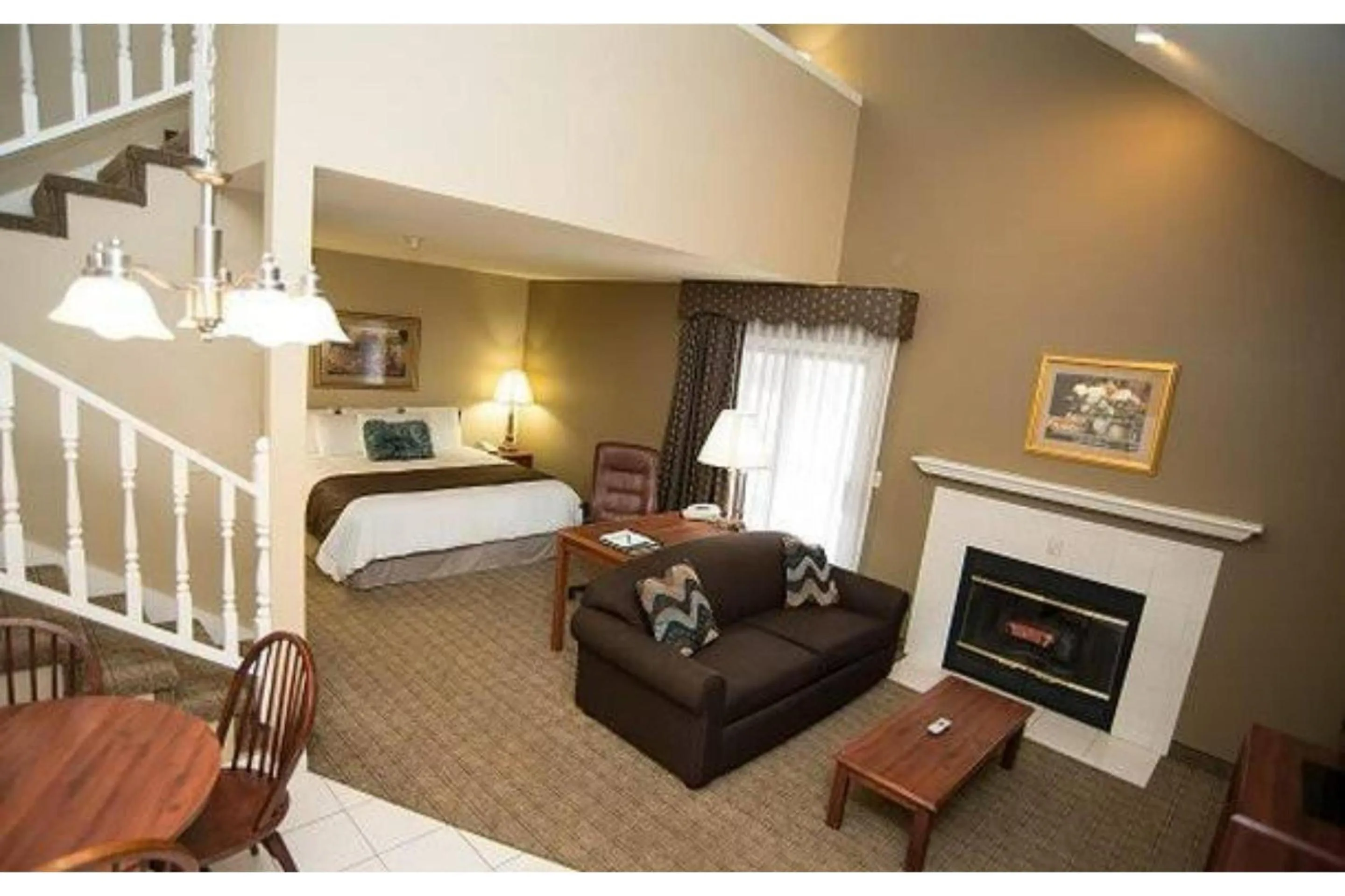 Bedroom in Eastlake Suites Hotel & Conference Center By OYO Urbana