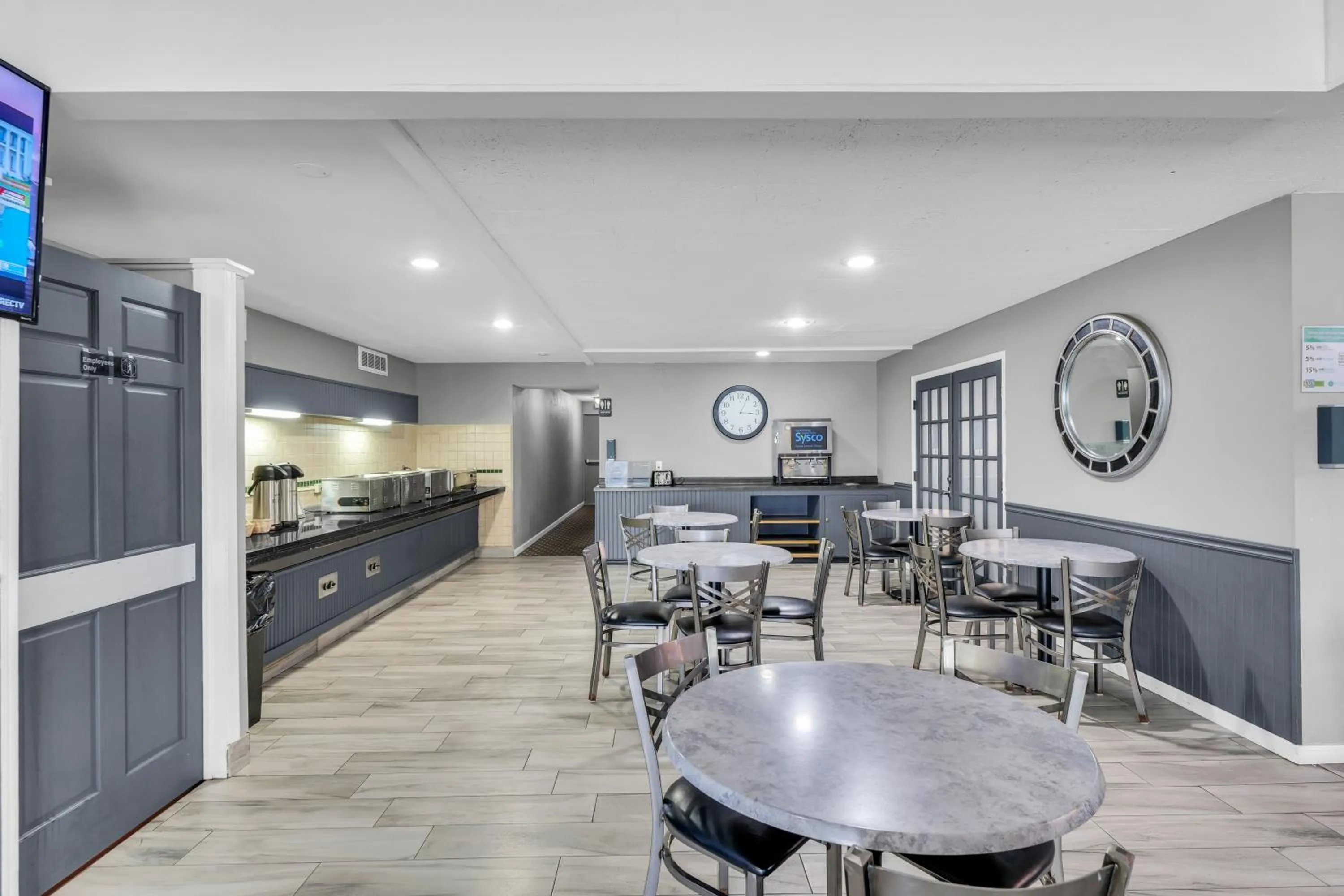 Restaurant/places to eat in Eastlake Suites Hotel & Conference Center By OYO Urbana