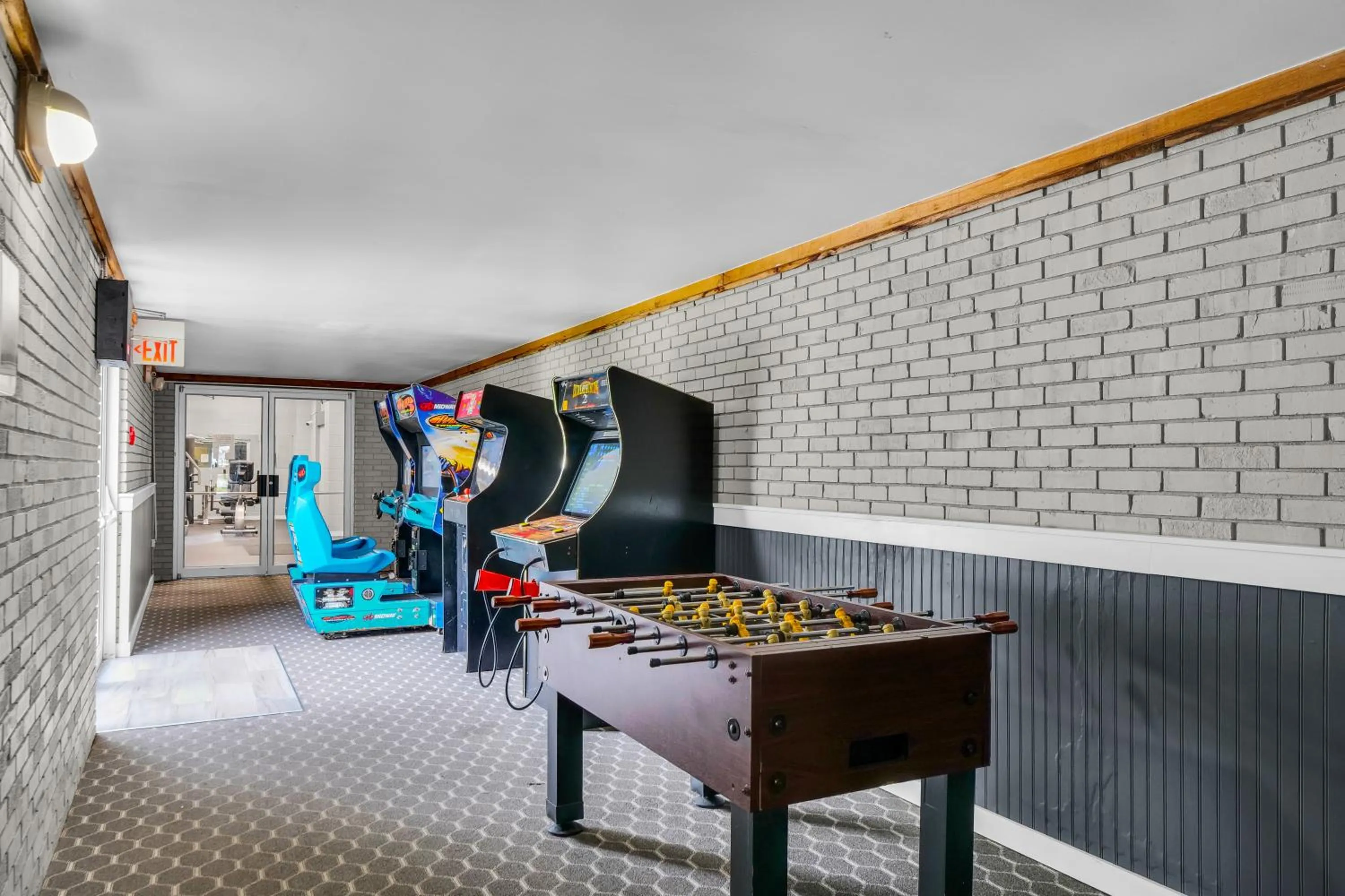 Area and facilities in Eastlake Suites Hotel & Conference Center By OYO Urbana