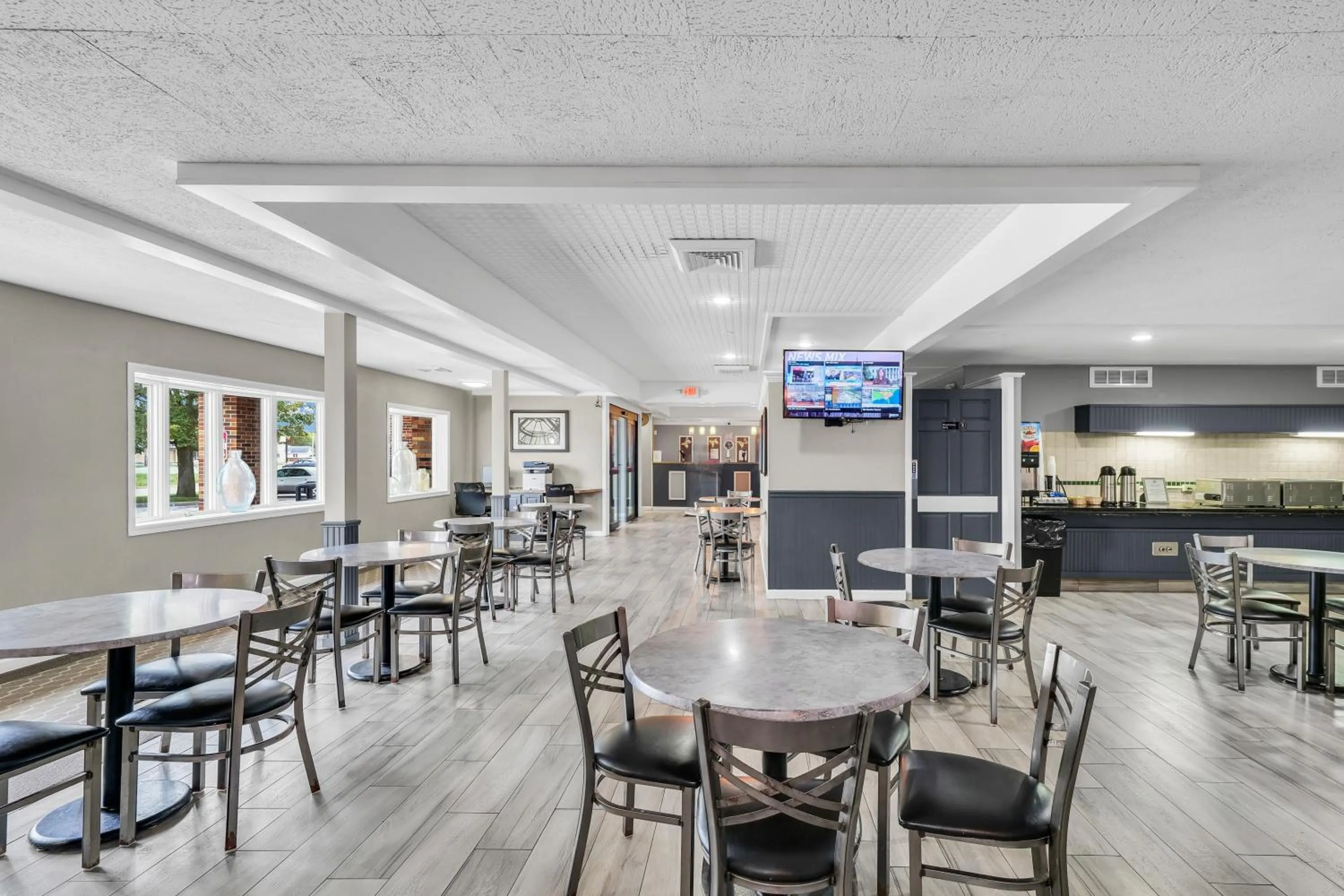 Restaurant/places to eat in Eastlake Suites Hotel & Conference Center By OYO Urbana