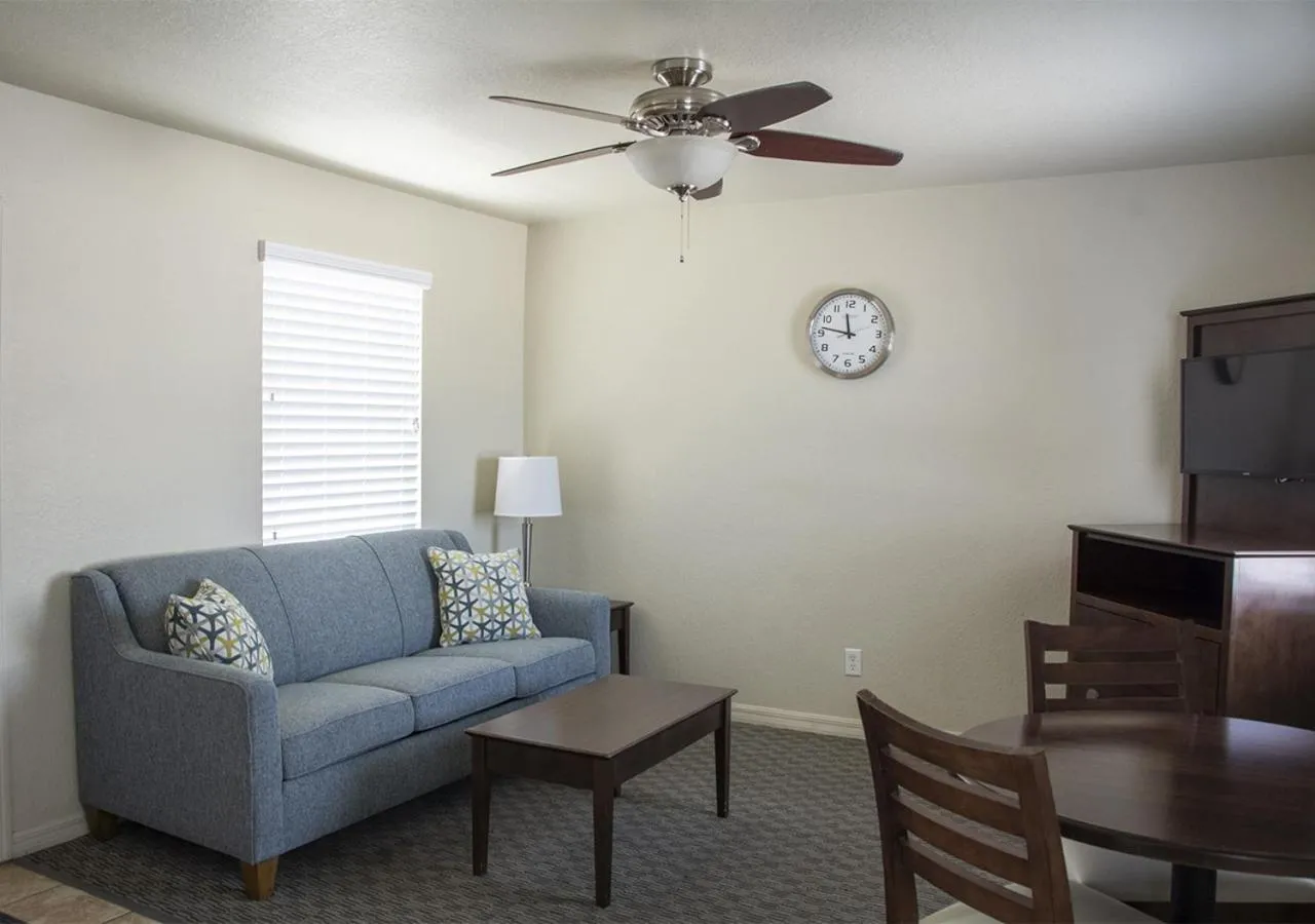 Queen Studio in Palm Pavilion Inn