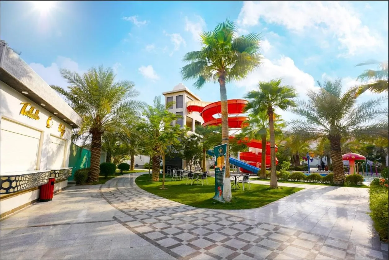 Swimming pool in Talah Resort