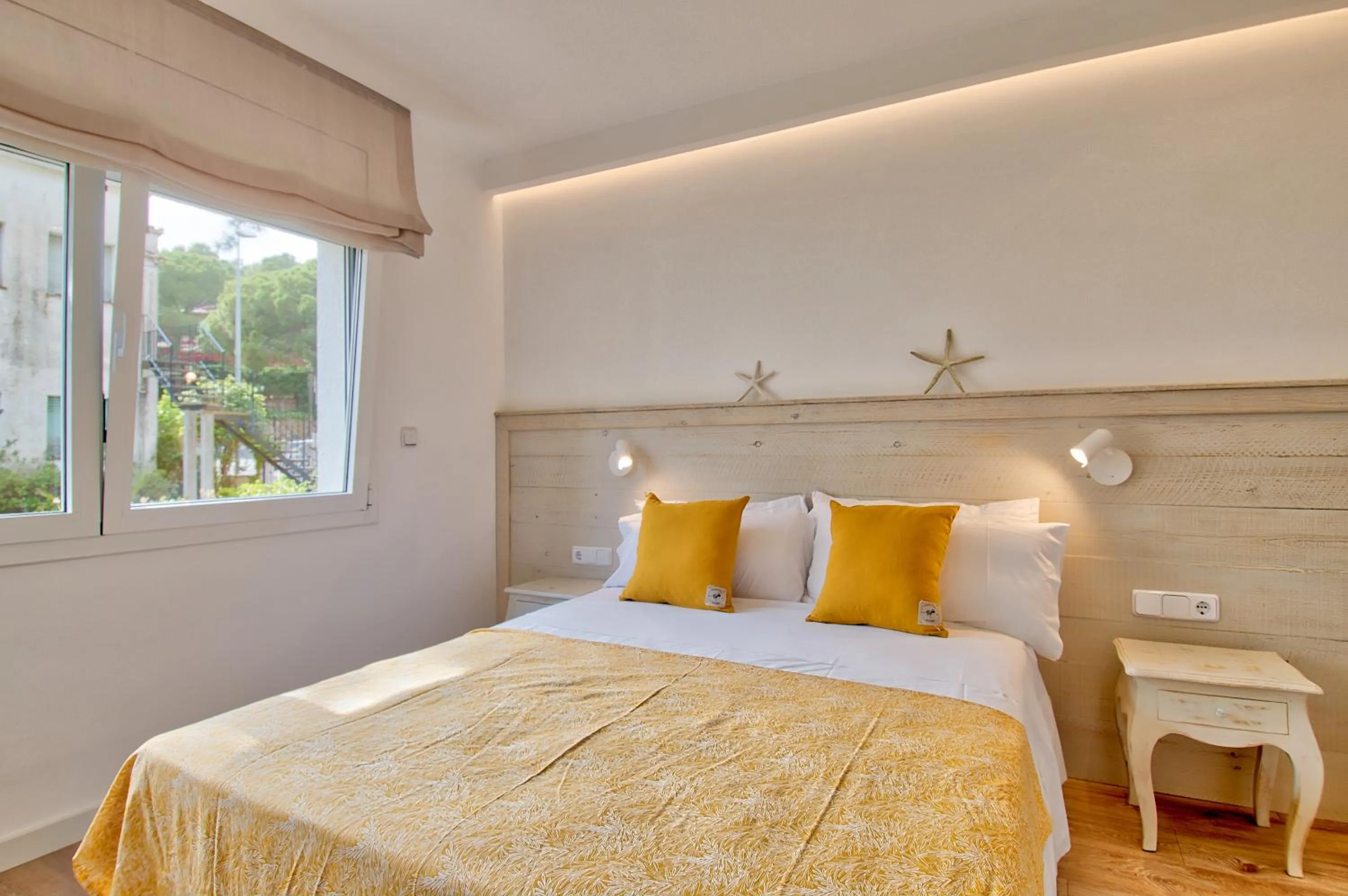 Bed in Llafranc Centre, Totally Refurbished