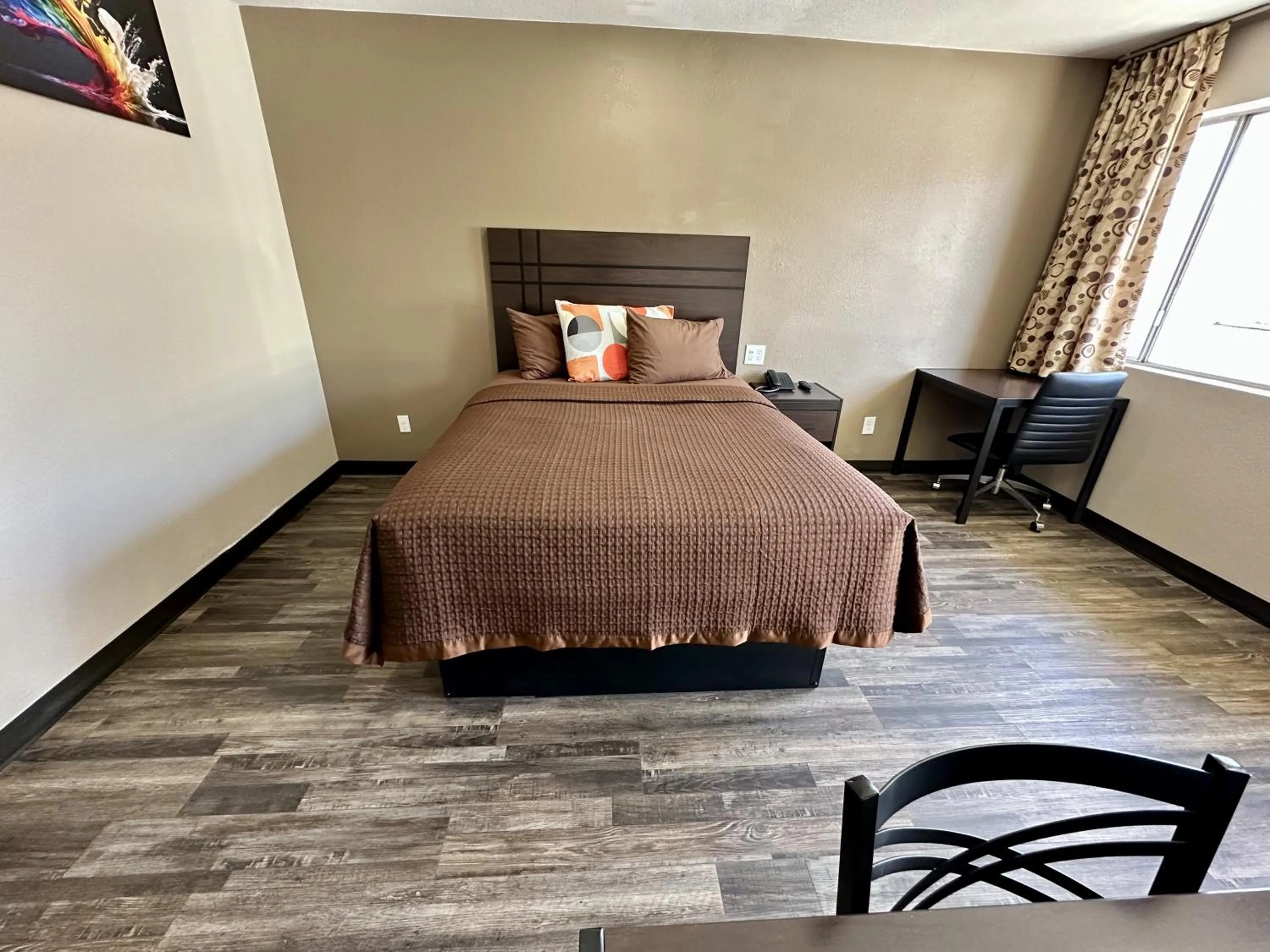 Bedroom, Bed in West Inn NAU - Downtown Flagstaff