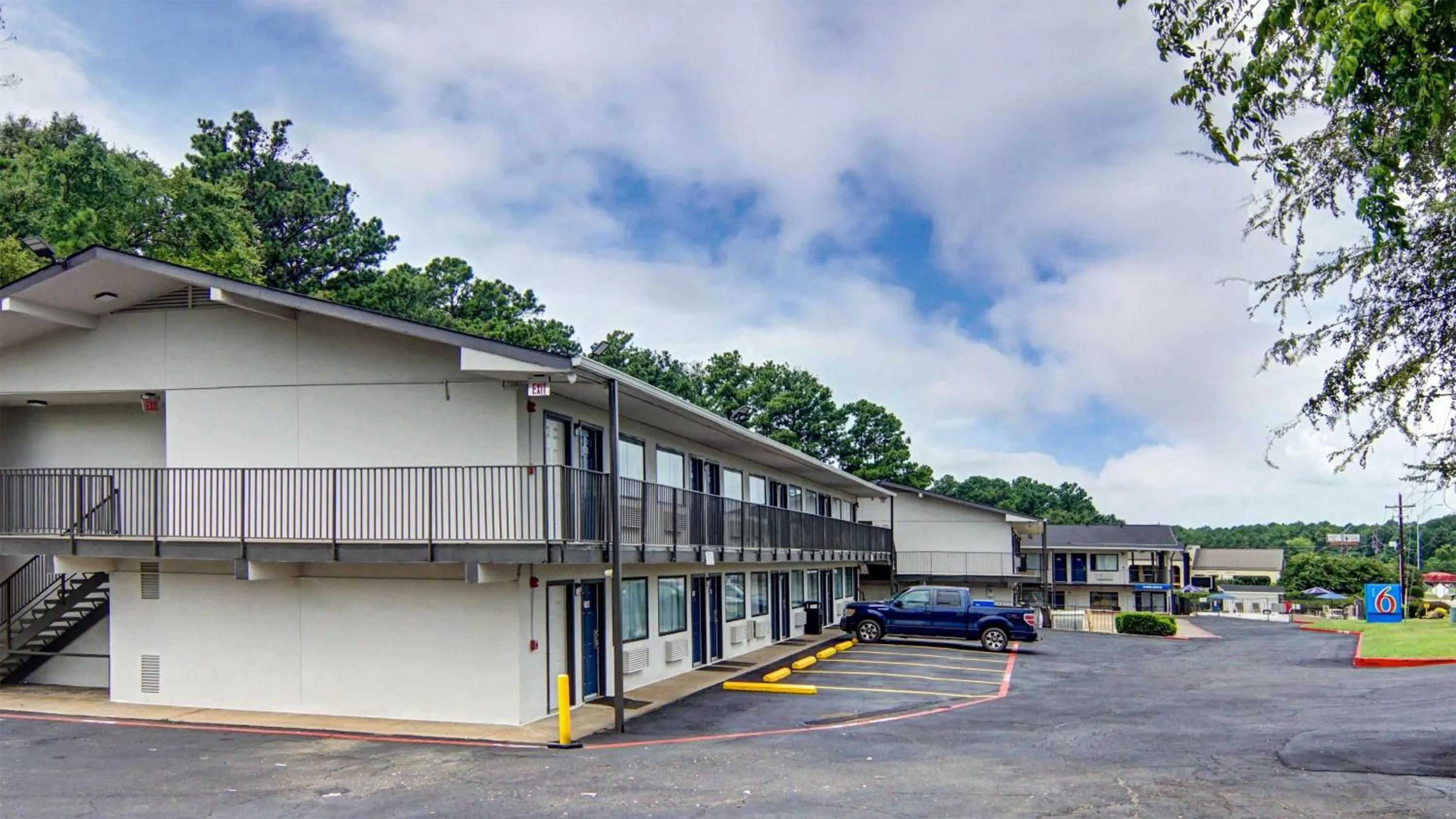 Property building in Motel 6-Longview, TX