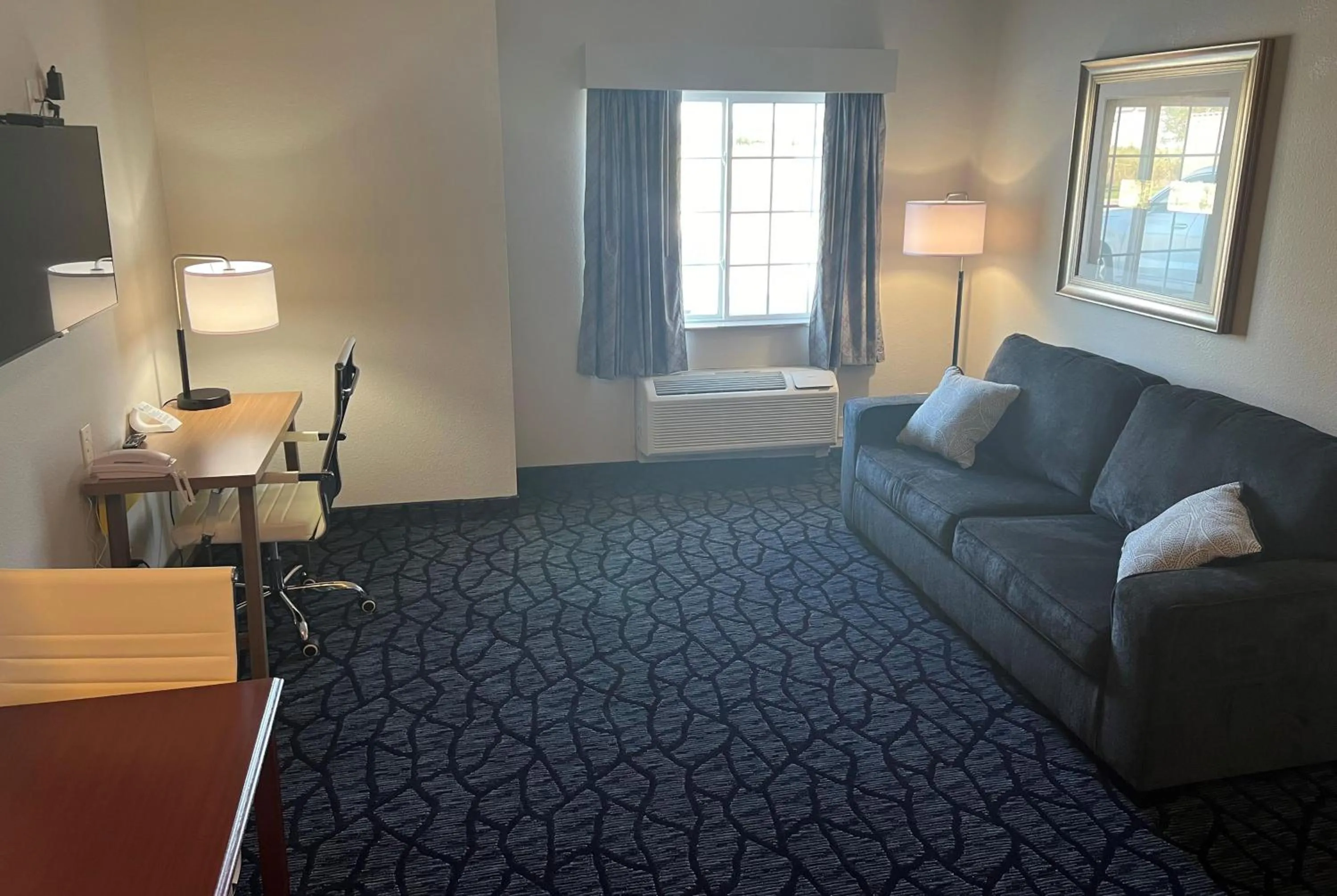 Photo of the whole room in Days Inn & Suites by Wyndham Columbus NE