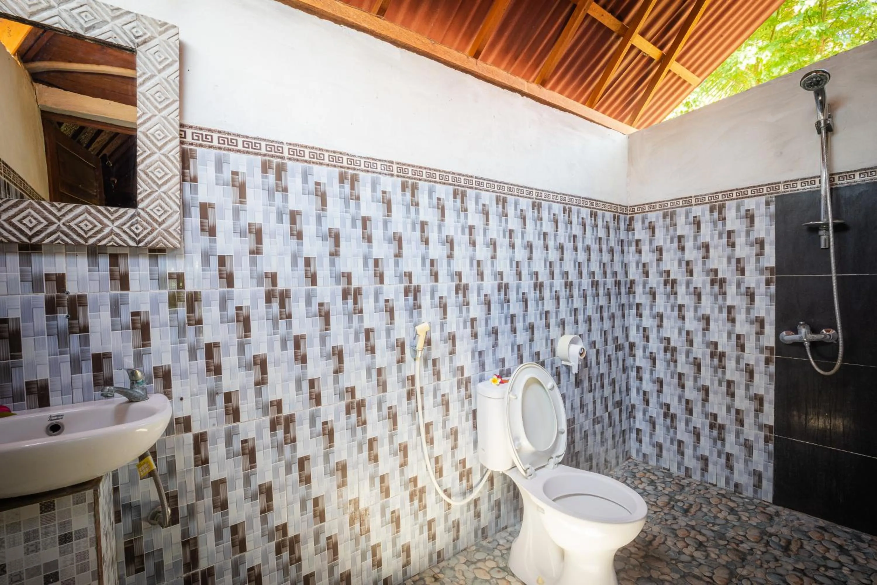 Toilet in Kubu Sental Cottage