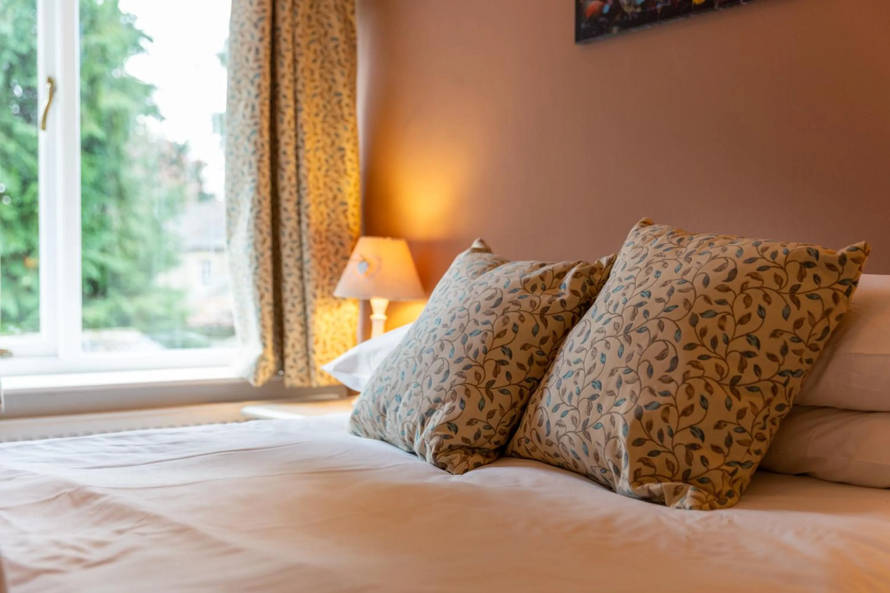 Bed in The Lower Buck Inn