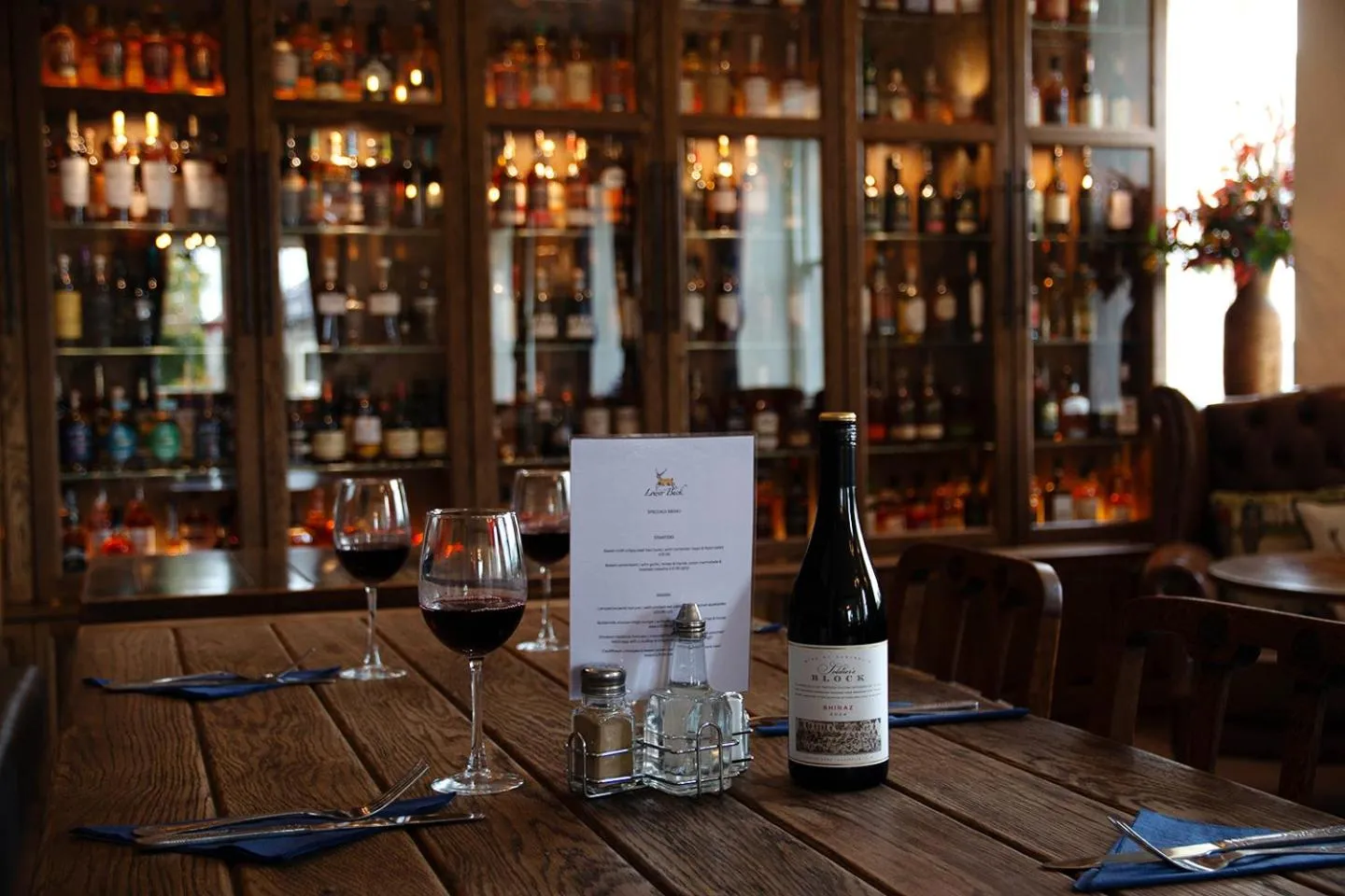 Lounge or bar in The Lower Buck Inn