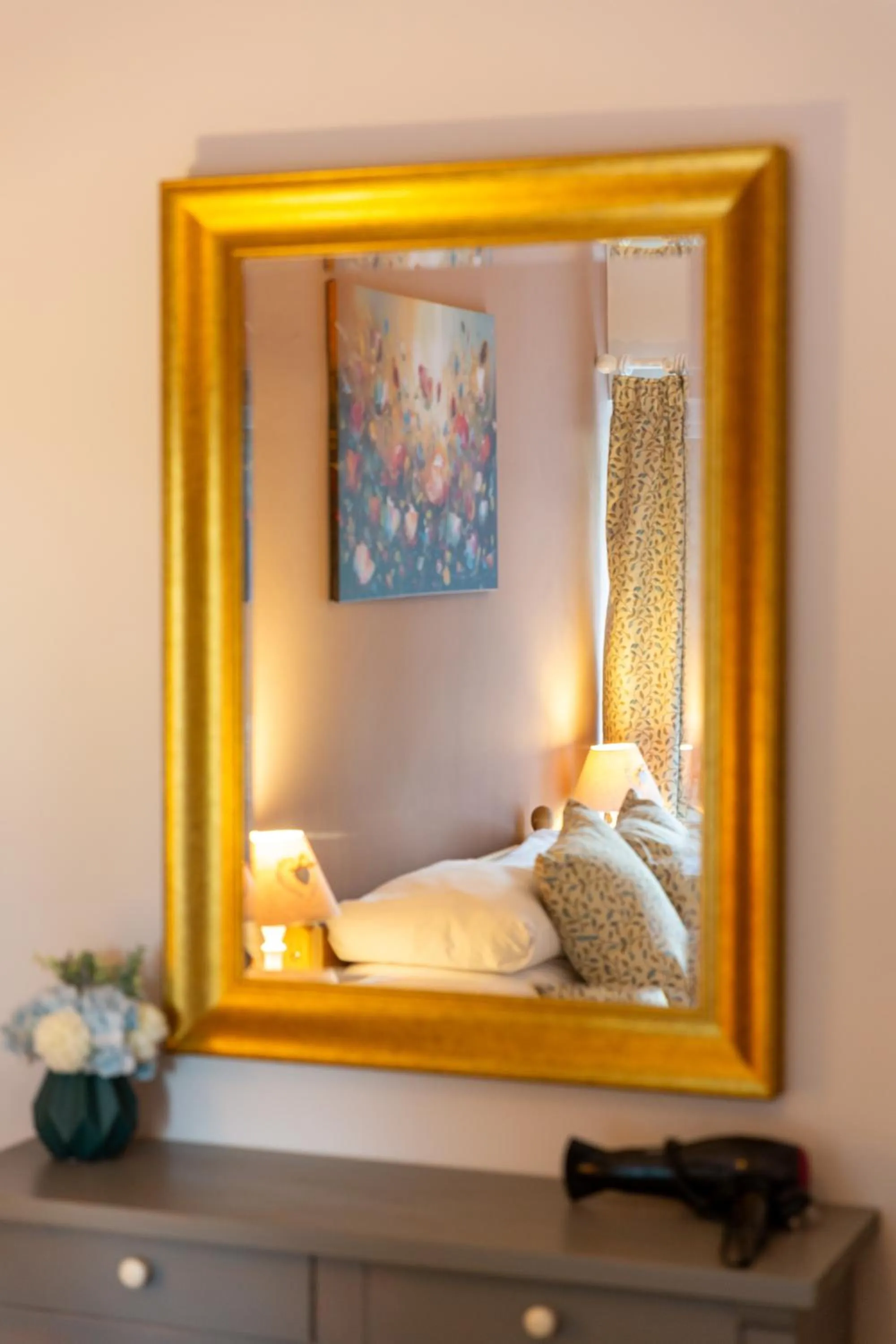 Bedroom, Bed in The Lower Buck Inn