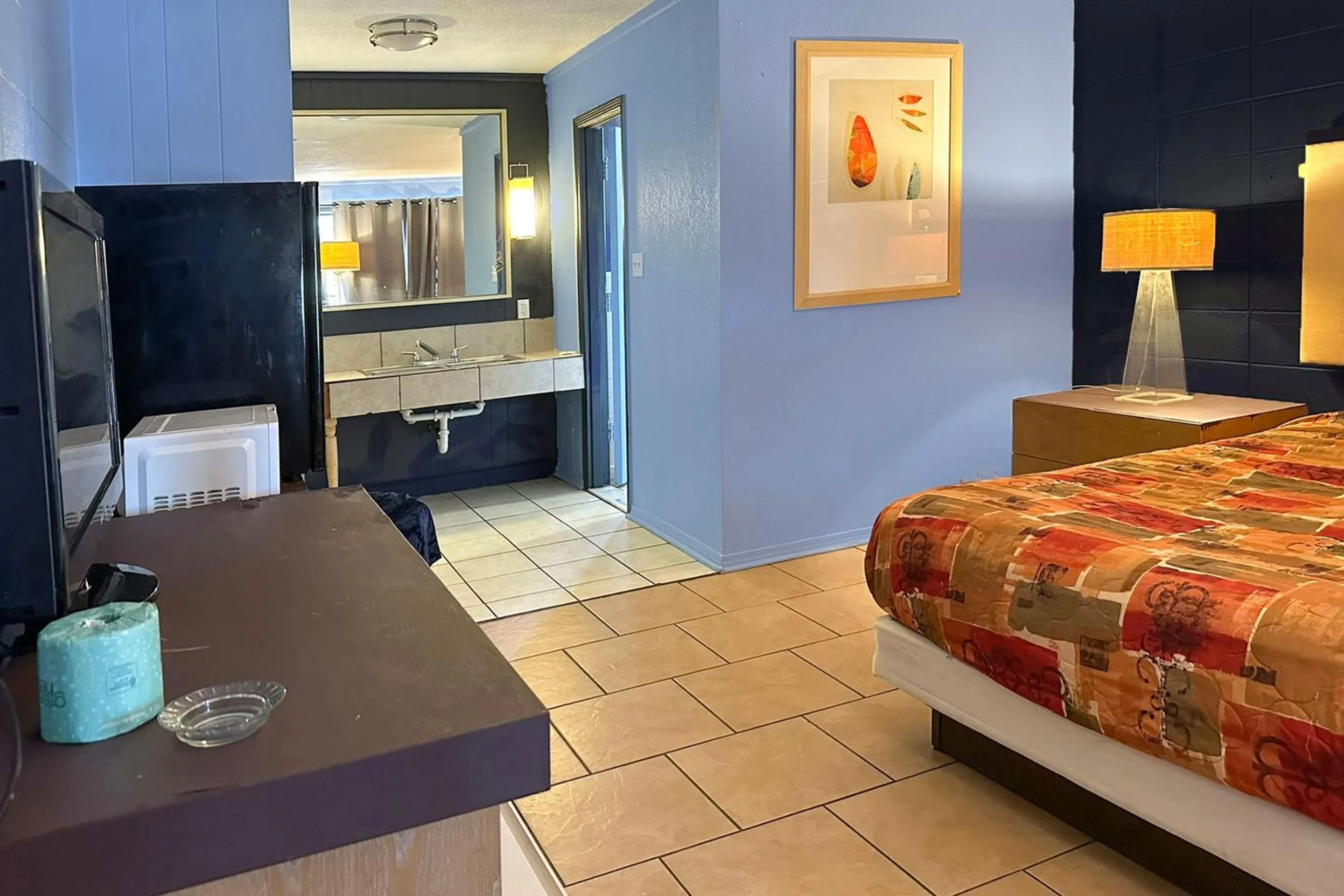 Bedroom, Bed in Luxury Inn By OYO Albany