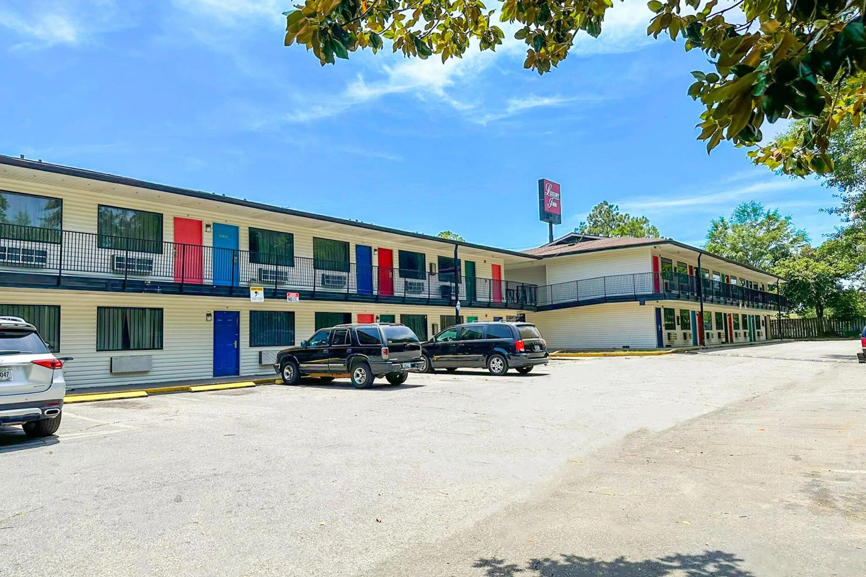 Facade/entrance in Luxury Inn By OYO Albany