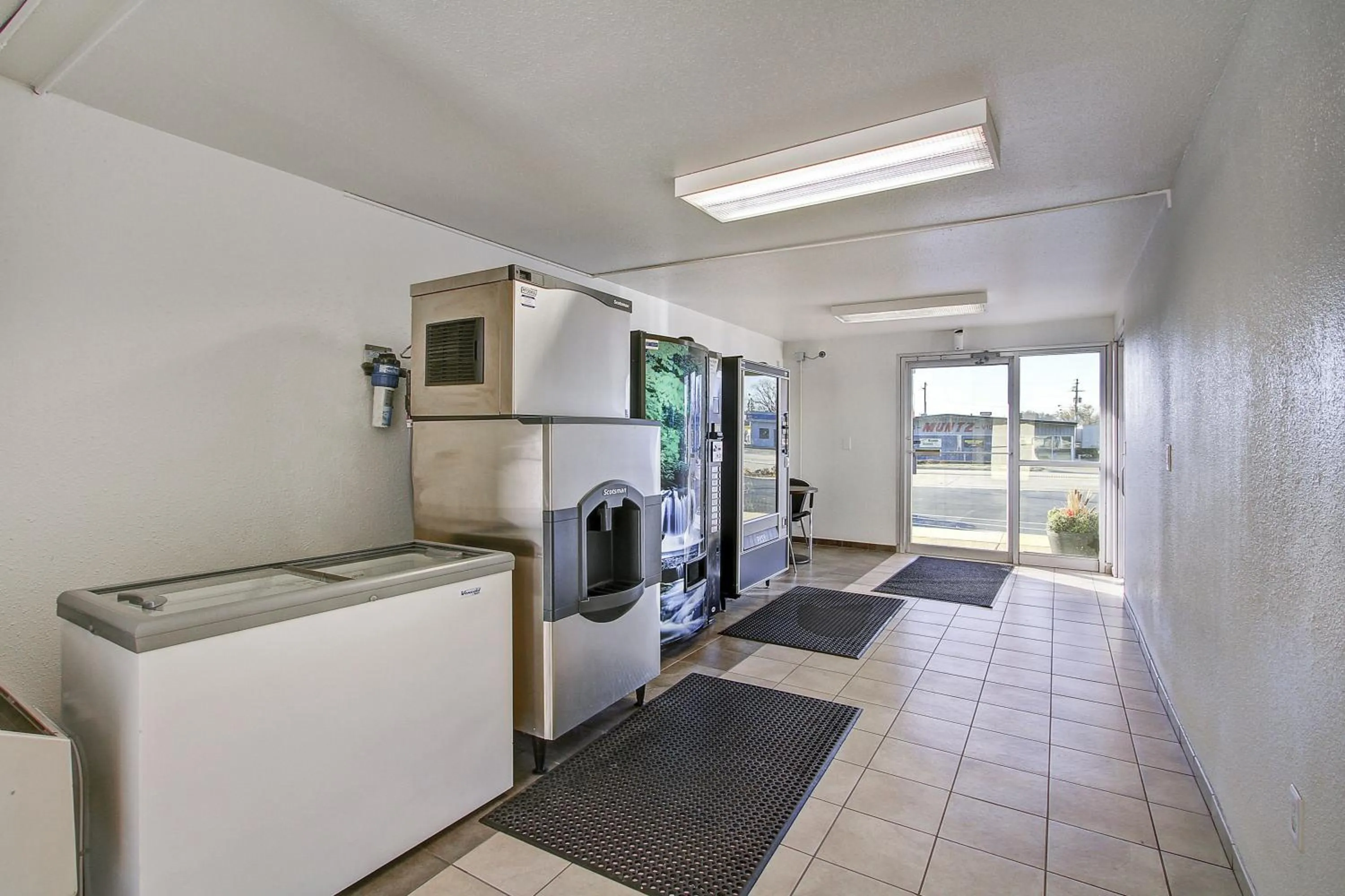 Decorative detail in Motel 6-Green Bay, WI