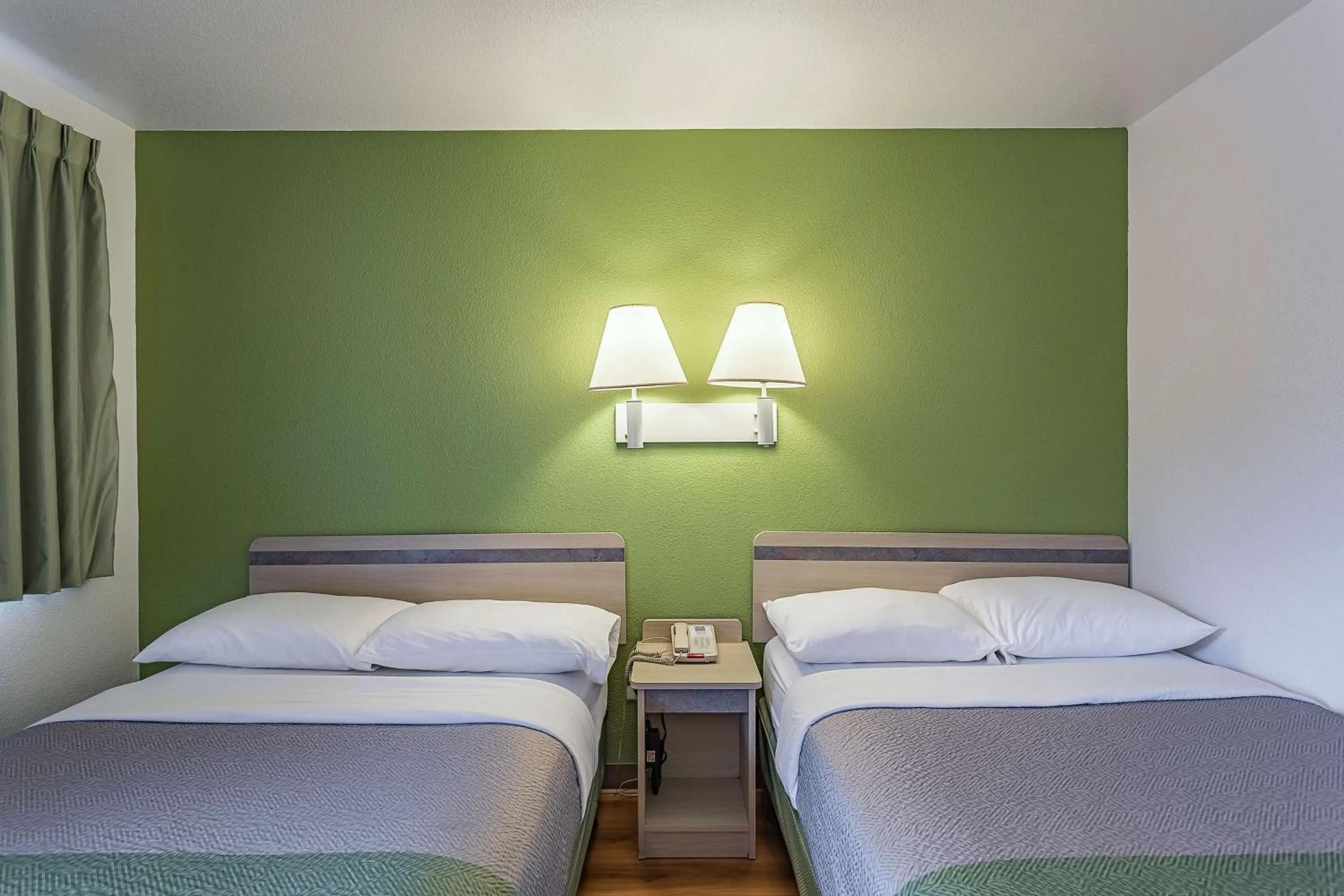 Photo of the whole room, Bed in Motel 6-Billings, MT - South