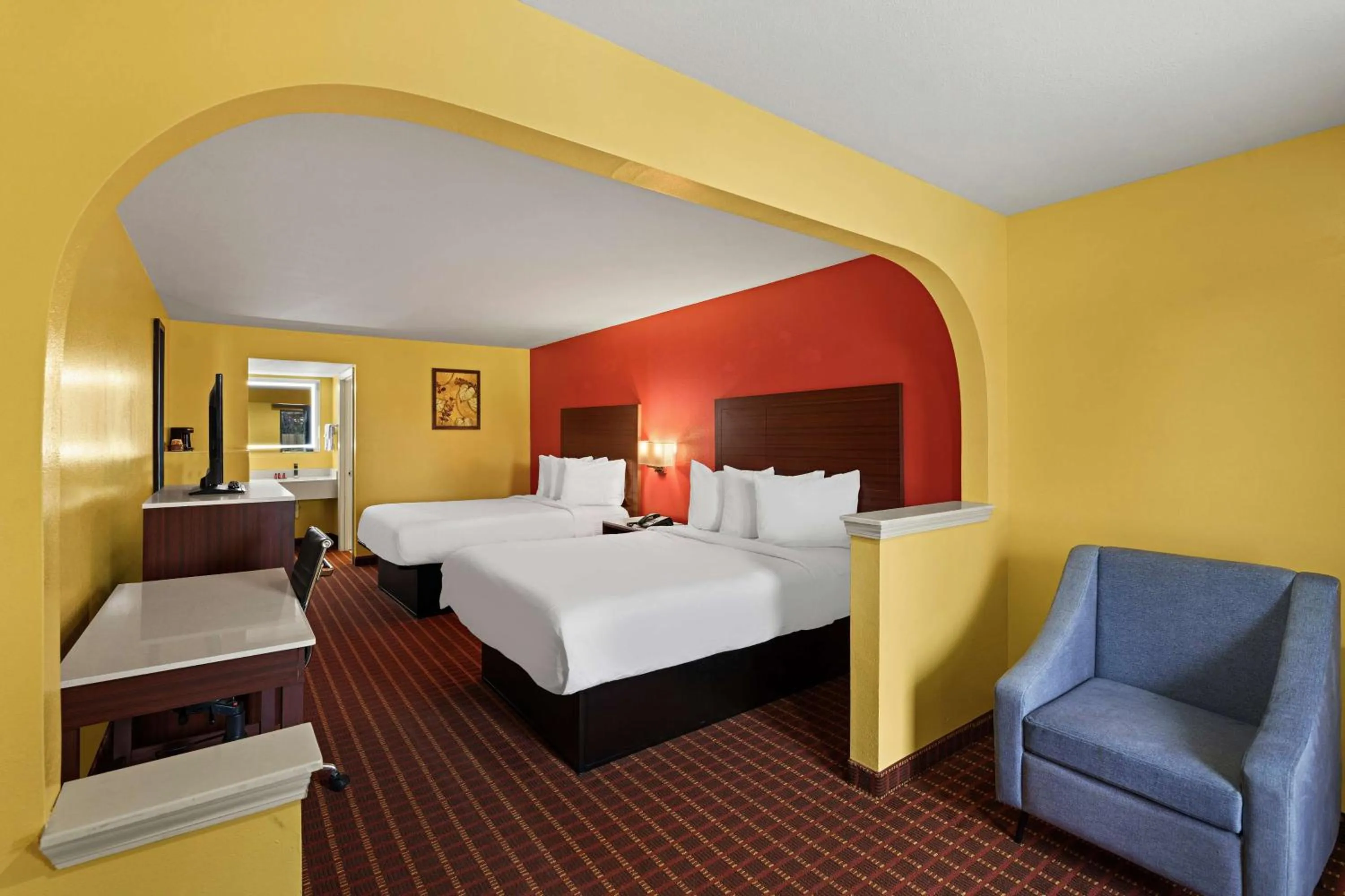 Bedroom, Bed in SureStay by Best Western Gulfport