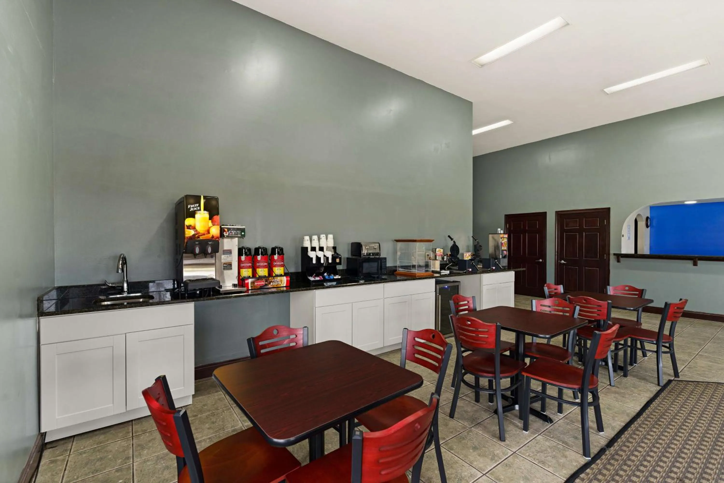 Breakfast in SureStay by Best Western Gulfport