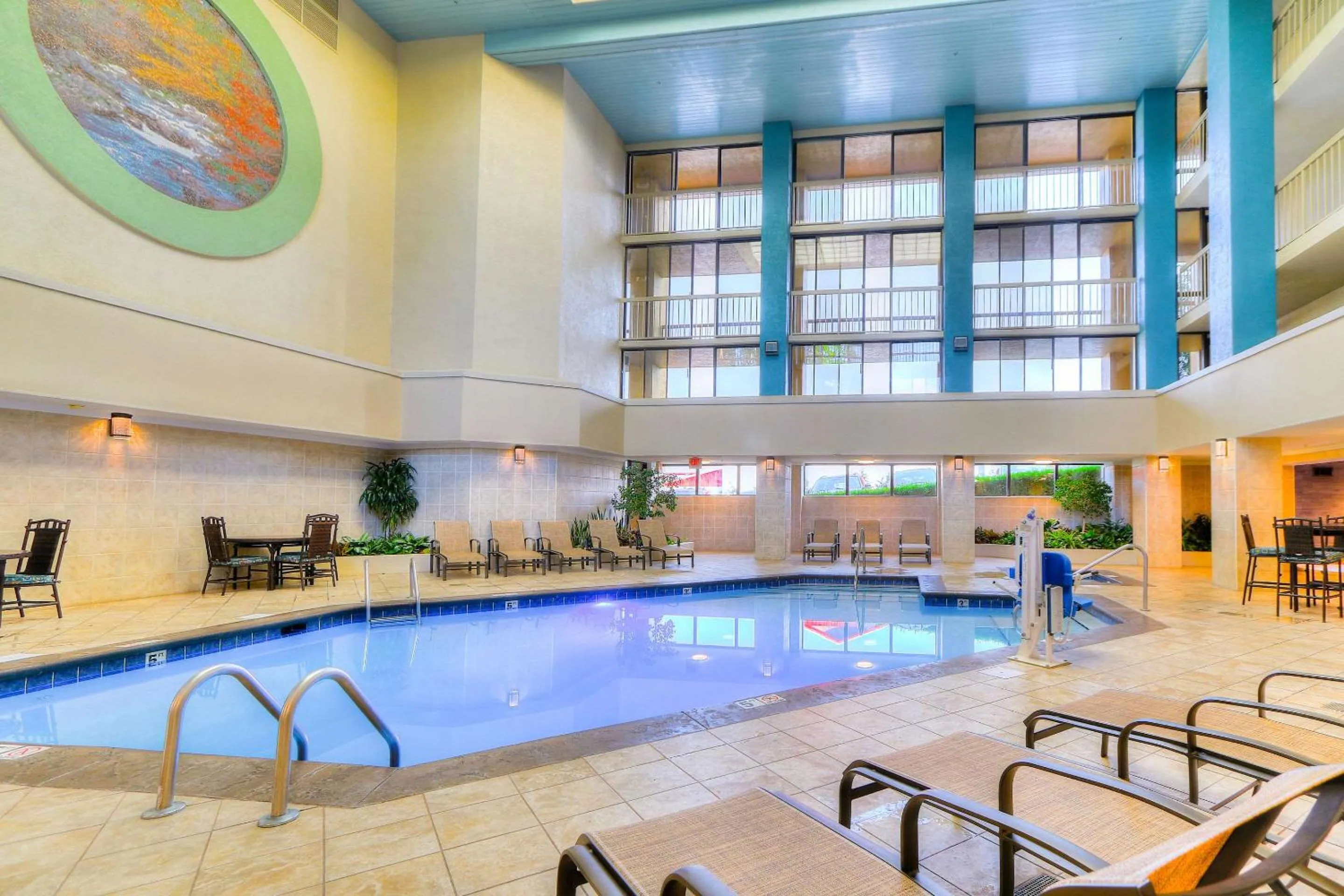 Swimming pool in Quality Inn Near the Island Pigeon Forge