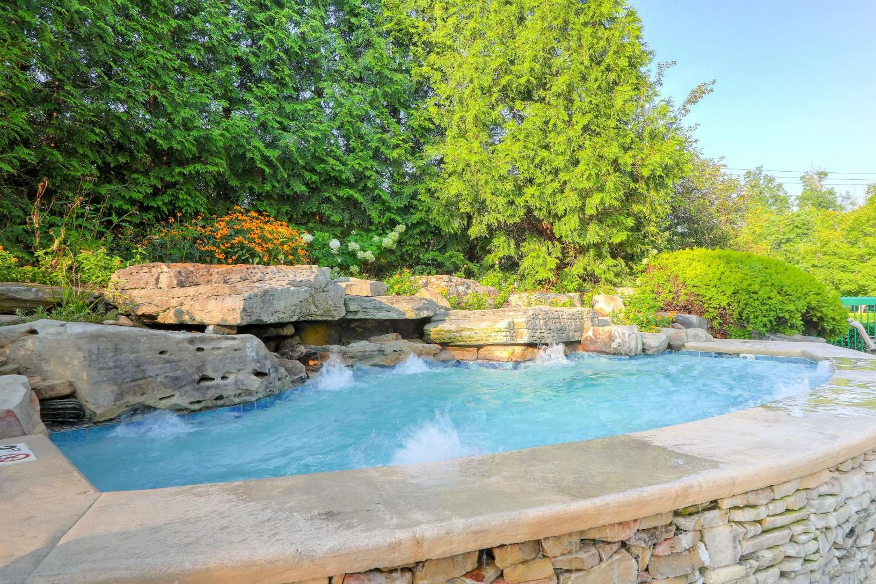 Swimming pool in Quality Inn Near the Island Pigeon Forge