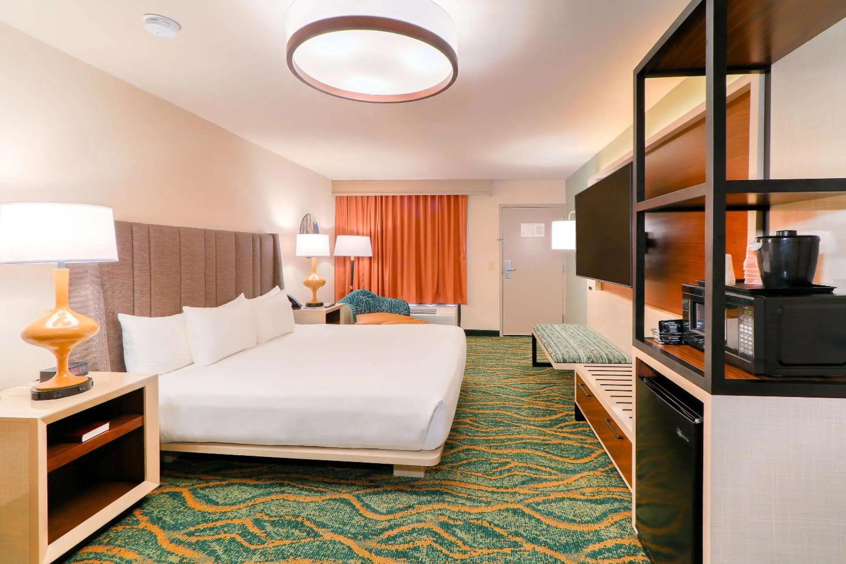 King Room - Accessible/Non-Smoking in Quality Inn Near the Island Pigeon Forge King Room - Accessible/Non-Smoking in Quality Inn Near the Island Pigeon Forge