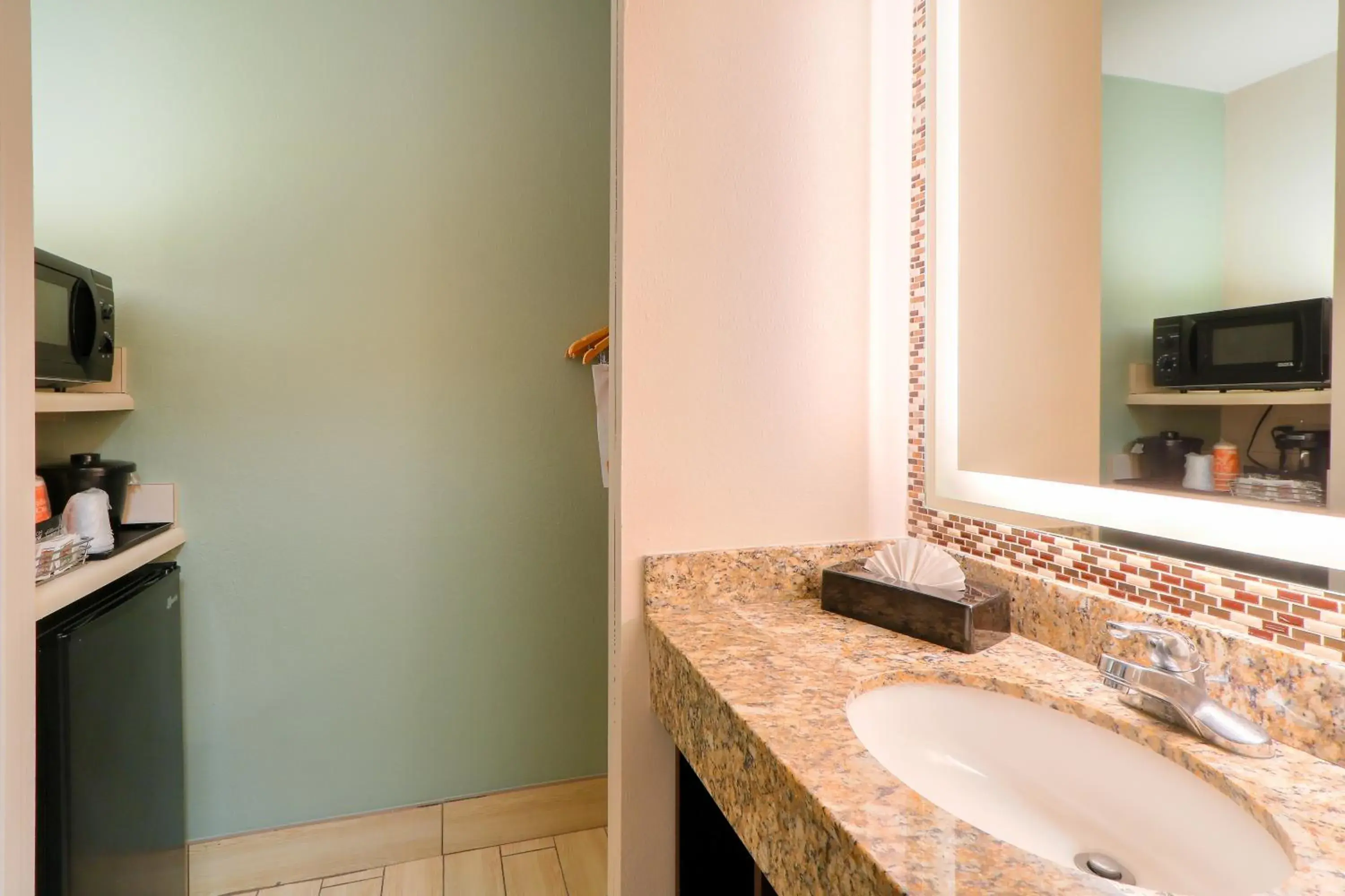 Queen Room with Two Queen Beds - Non-Smoking in Quality Inn Near the Island Pigeon Forge Queen Room with Two Queen Beds - Non-Smoking in Quality Inn Near the Island Pigeon Forge