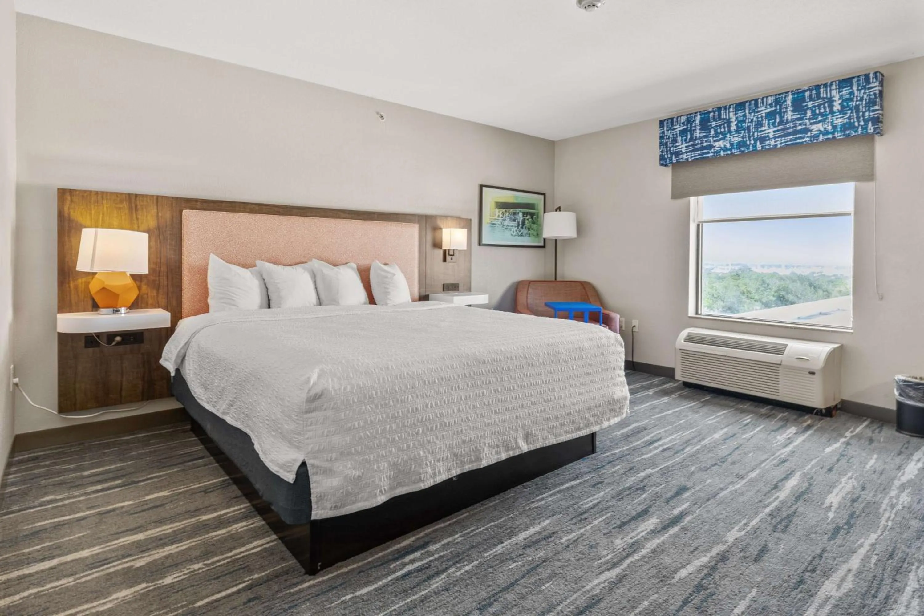 Bed in Hampton Inn & Suites Selma-San Antonio/Randolph AFB