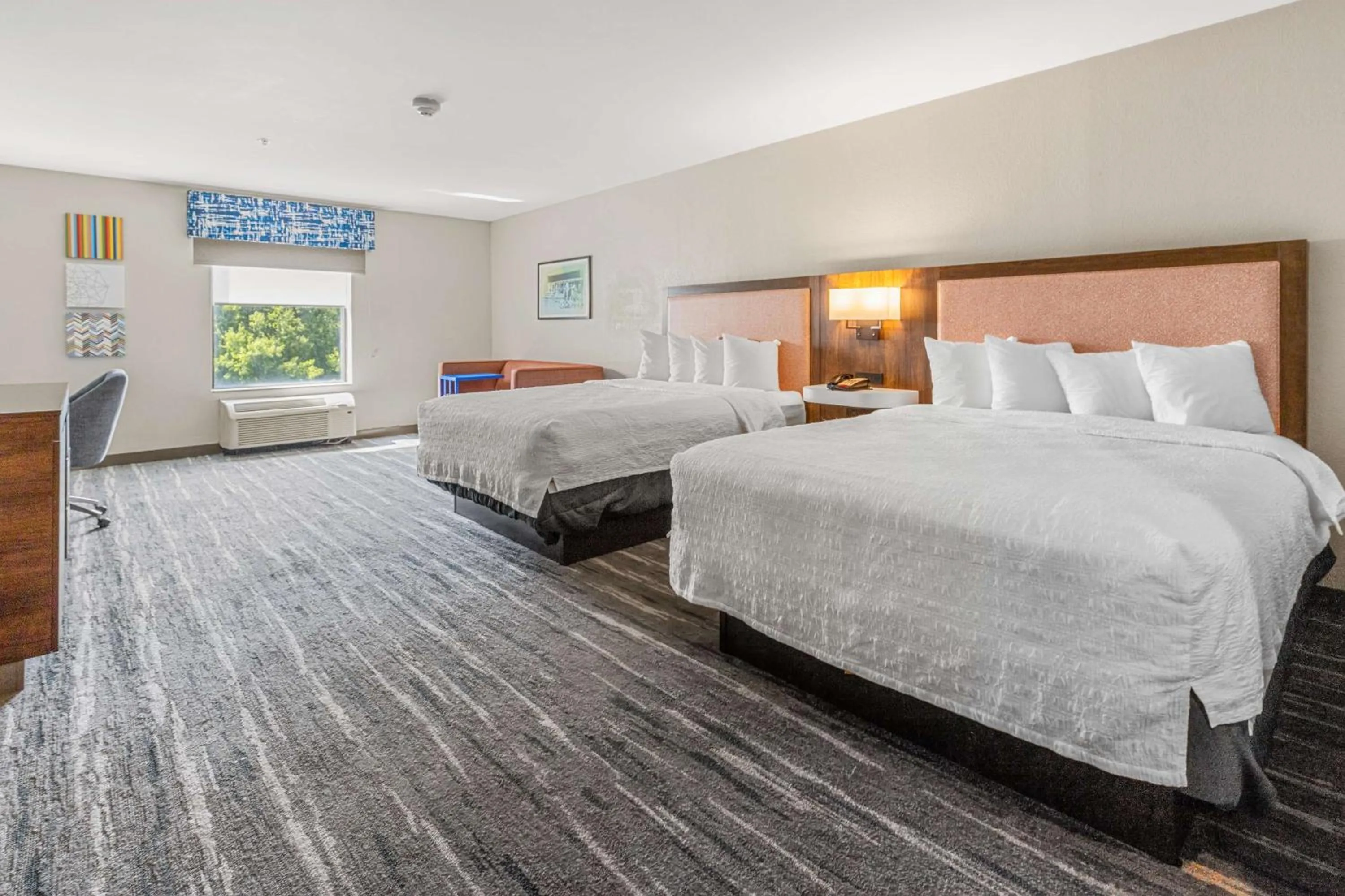 Bed in Hampton Inn & Suites Selma-San Antonio/Randolph AFB