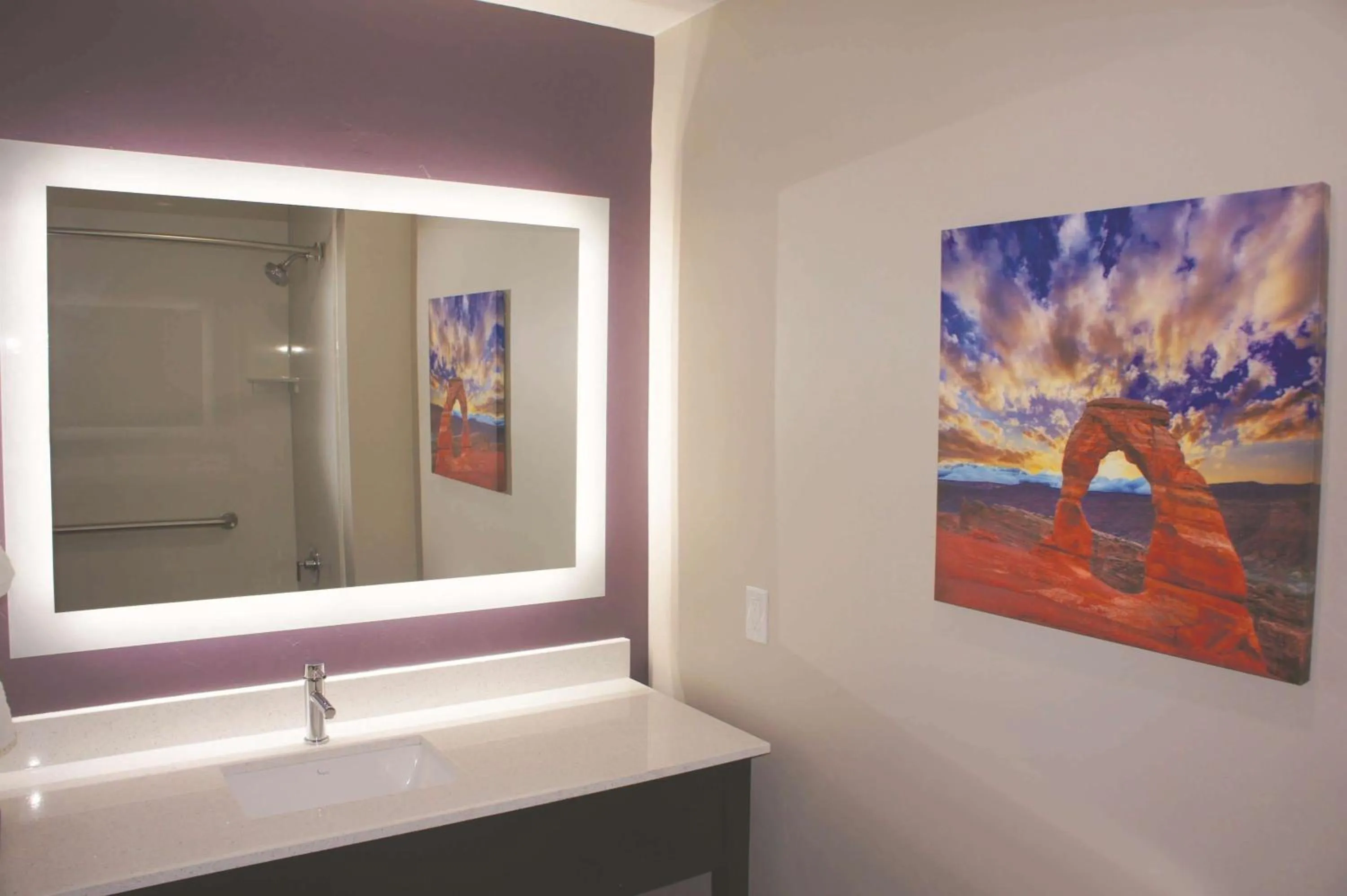 Photo of the whole room in La Quinta by Wyndham Kanab