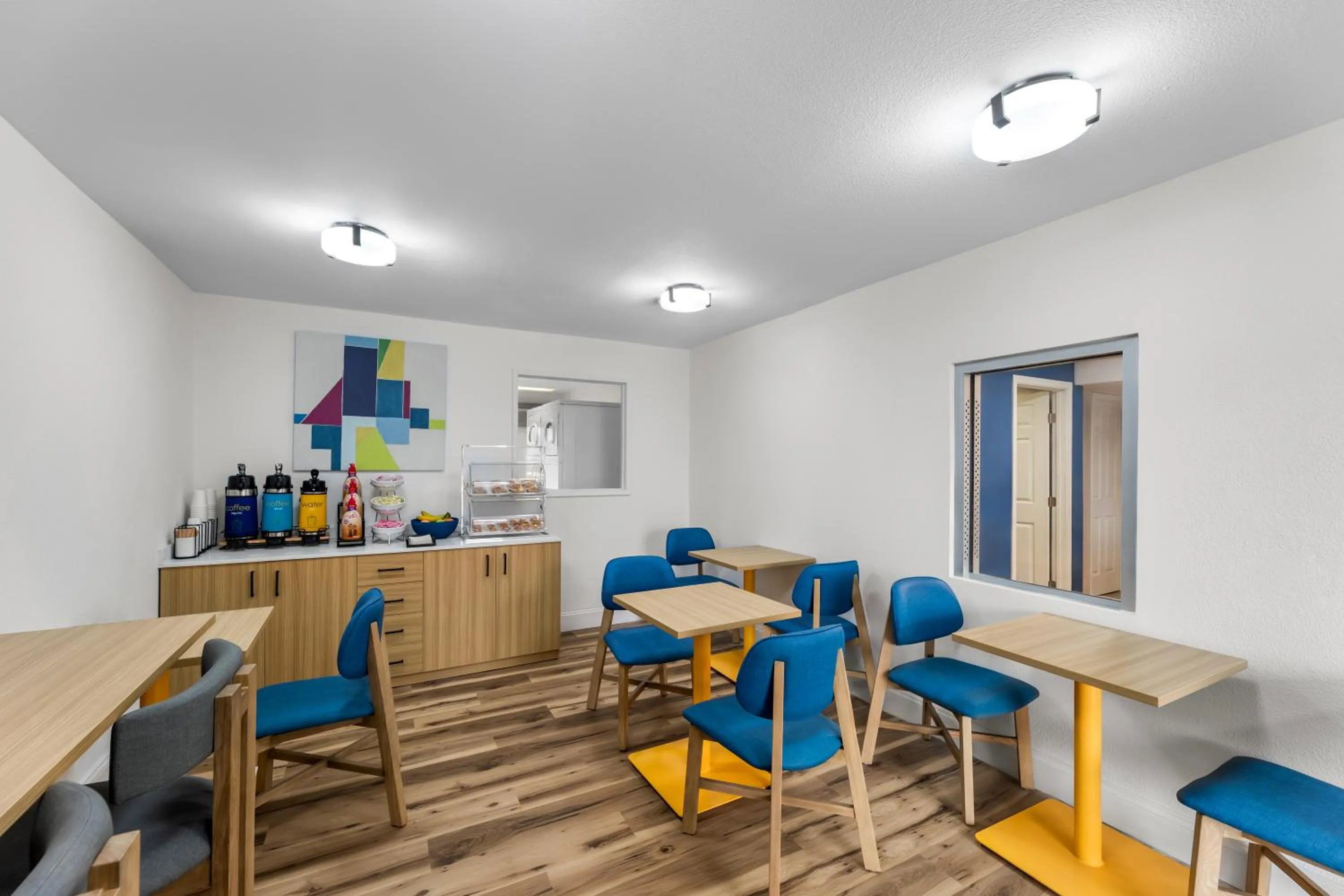 Seating area in Park Inn by Radisson, Winnemucca