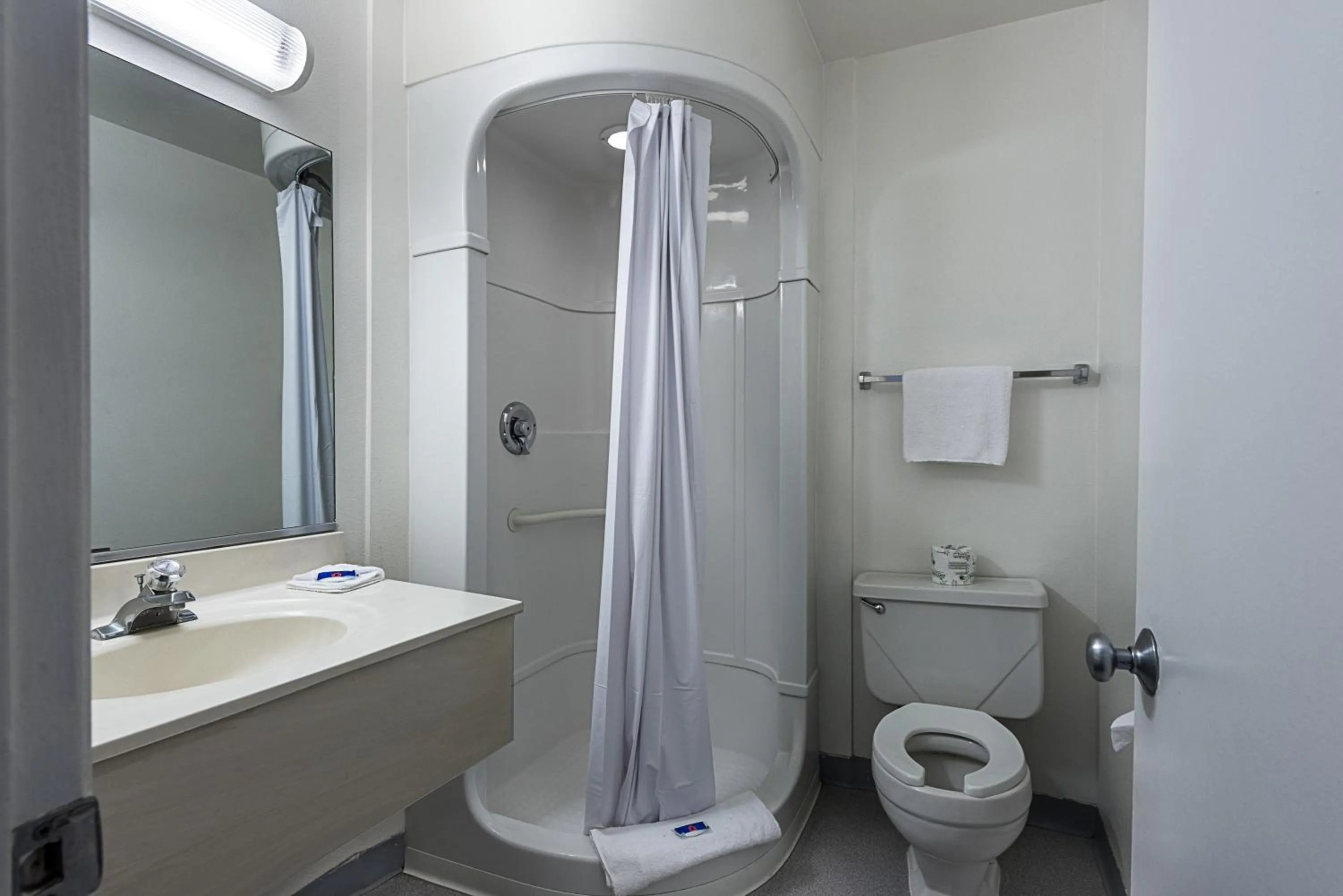 Bathroom in Motel 6-Winnemucca, NV