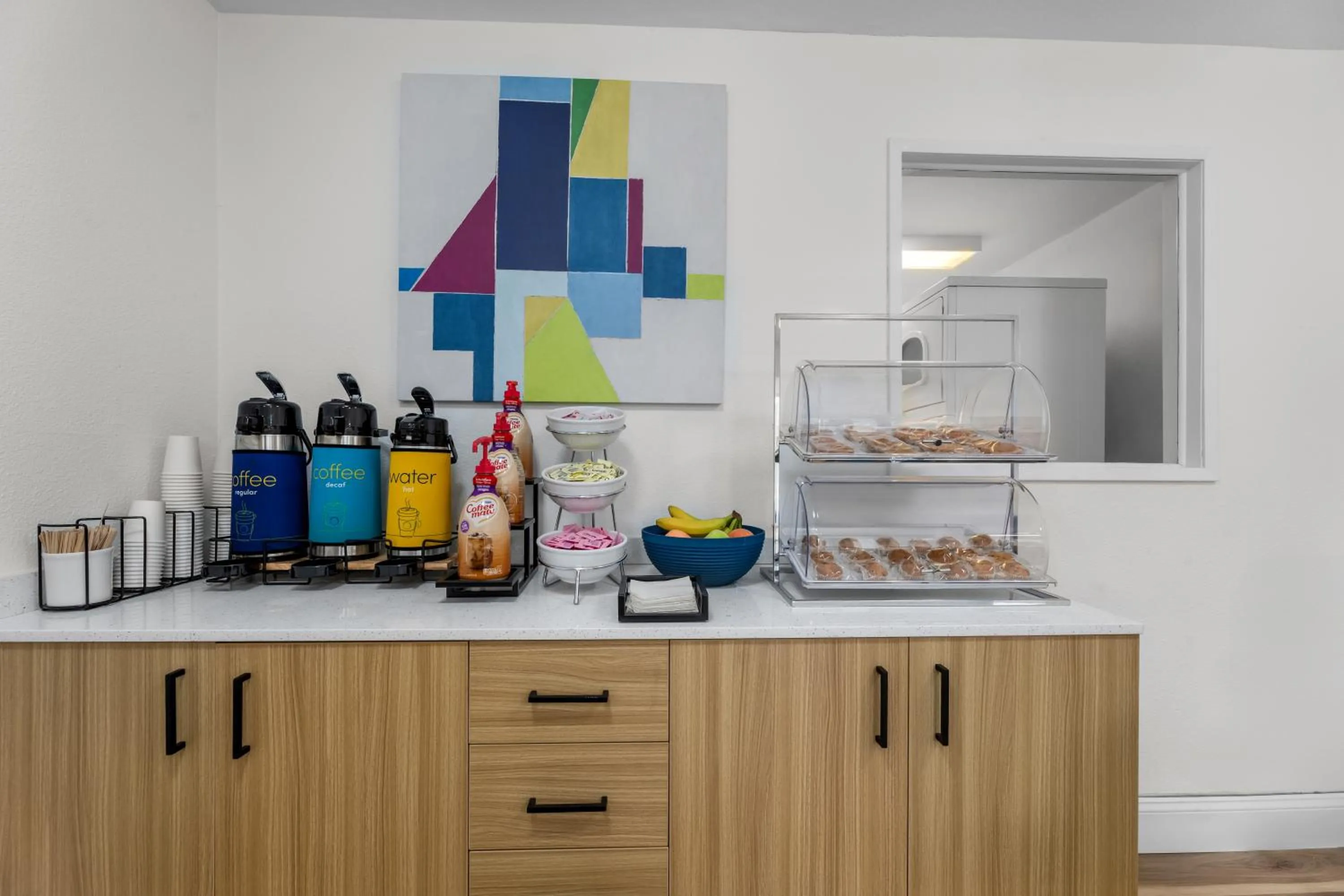 Coffee/tea facilities in Park Inn by Radisson, Winnemucca