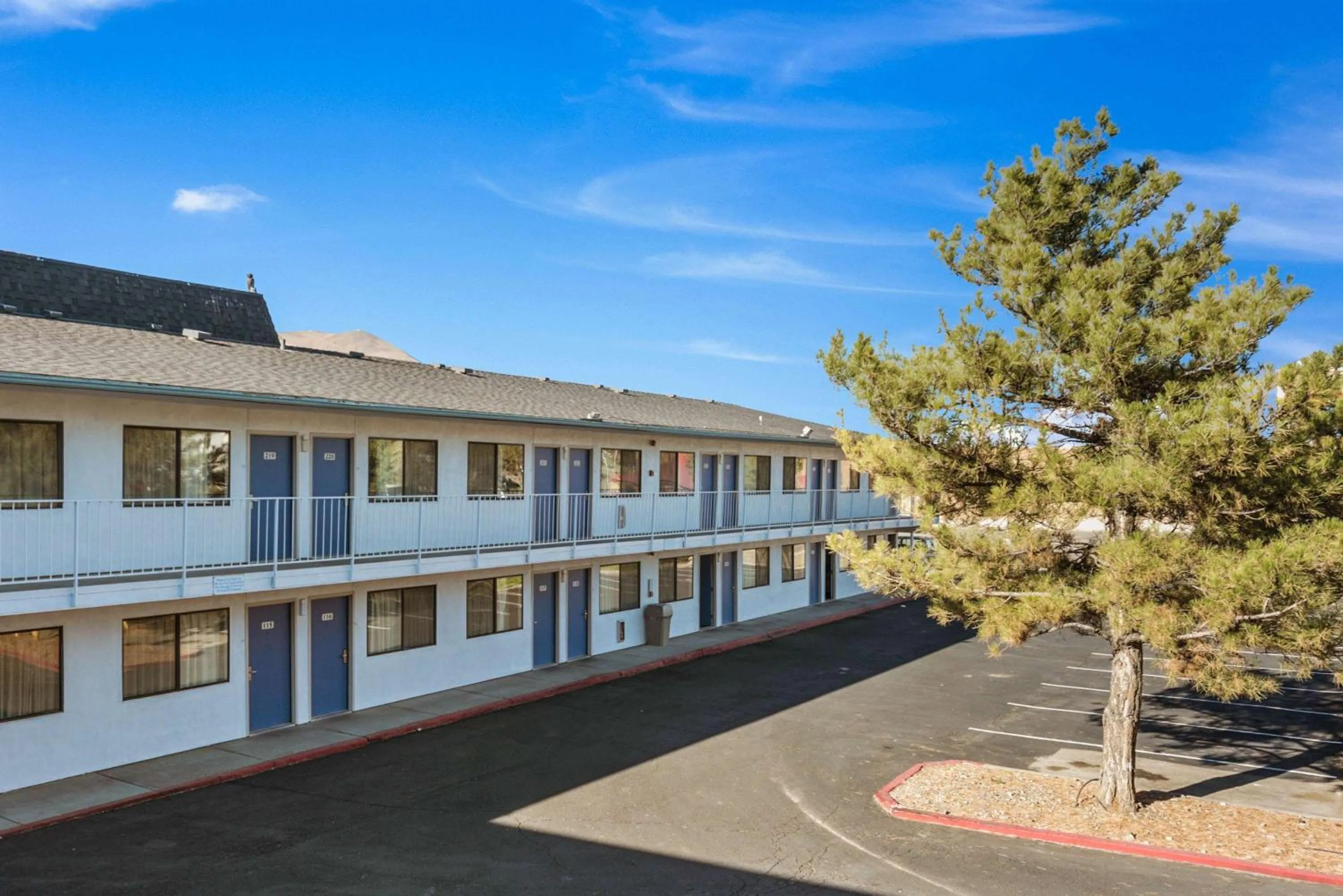 Property building in Motel 6-Winnemucca, NV