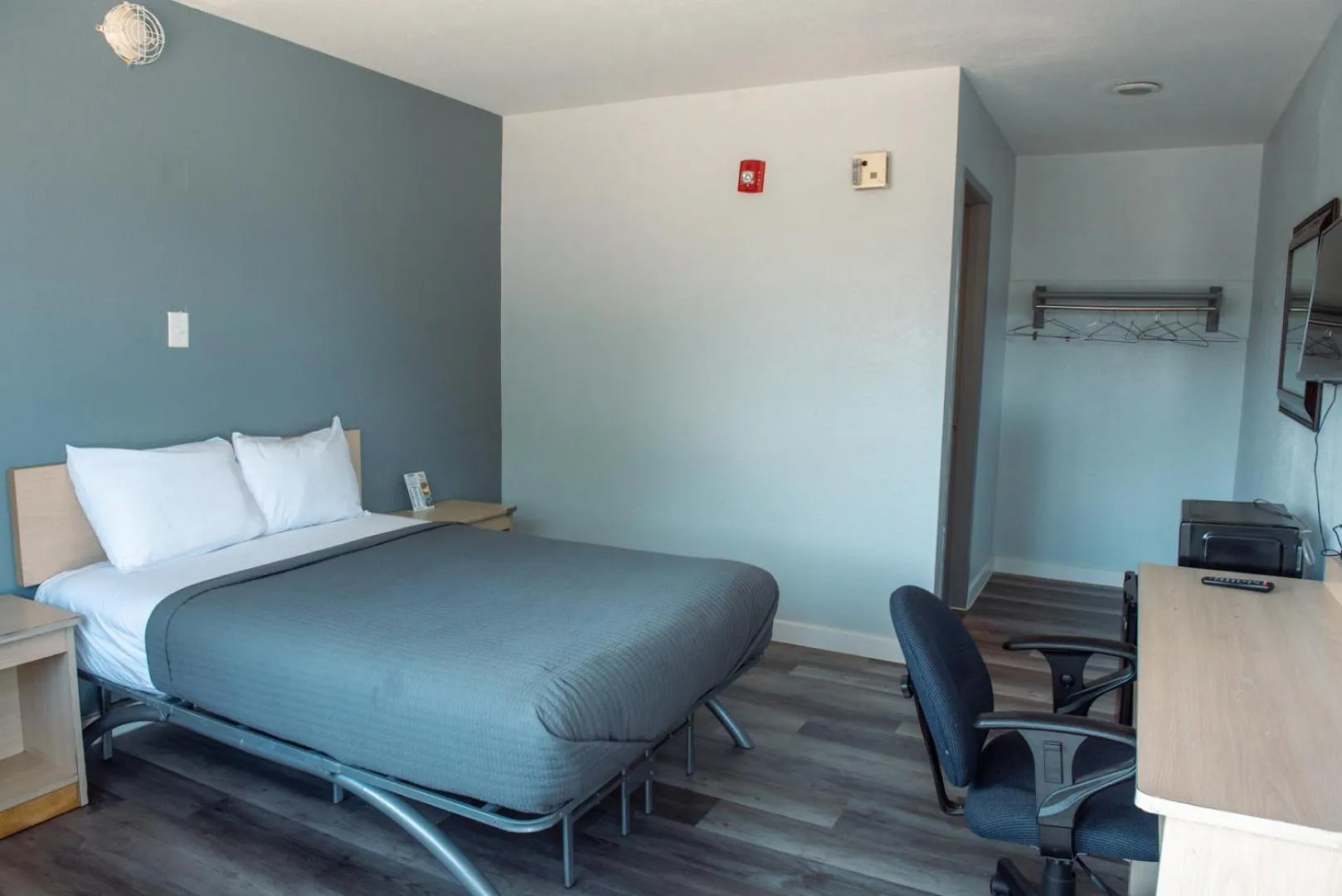 Bed in Anderson Inn, Anderson, Indiana