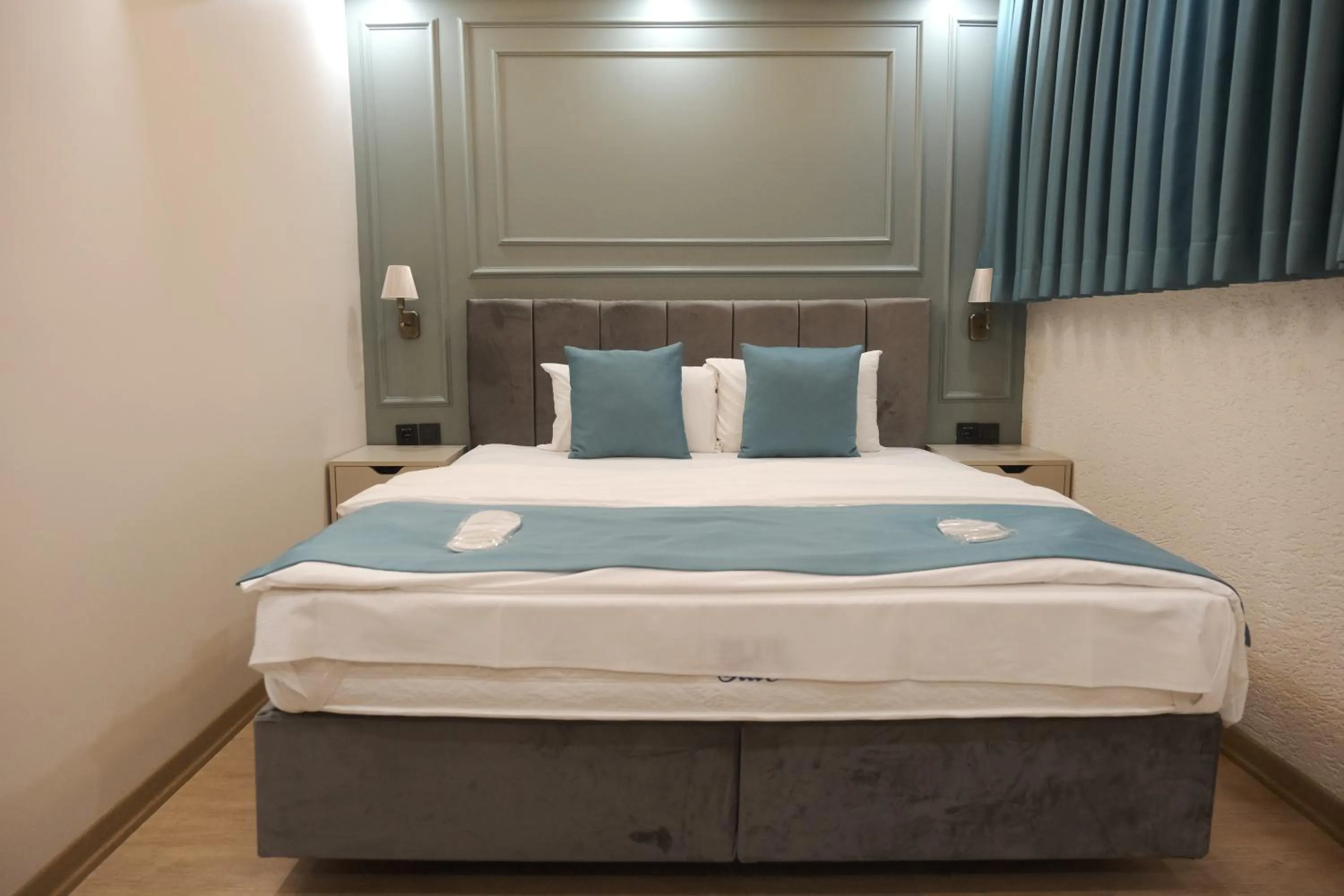 Photo of the whole room, Bed in Florya House Hotel