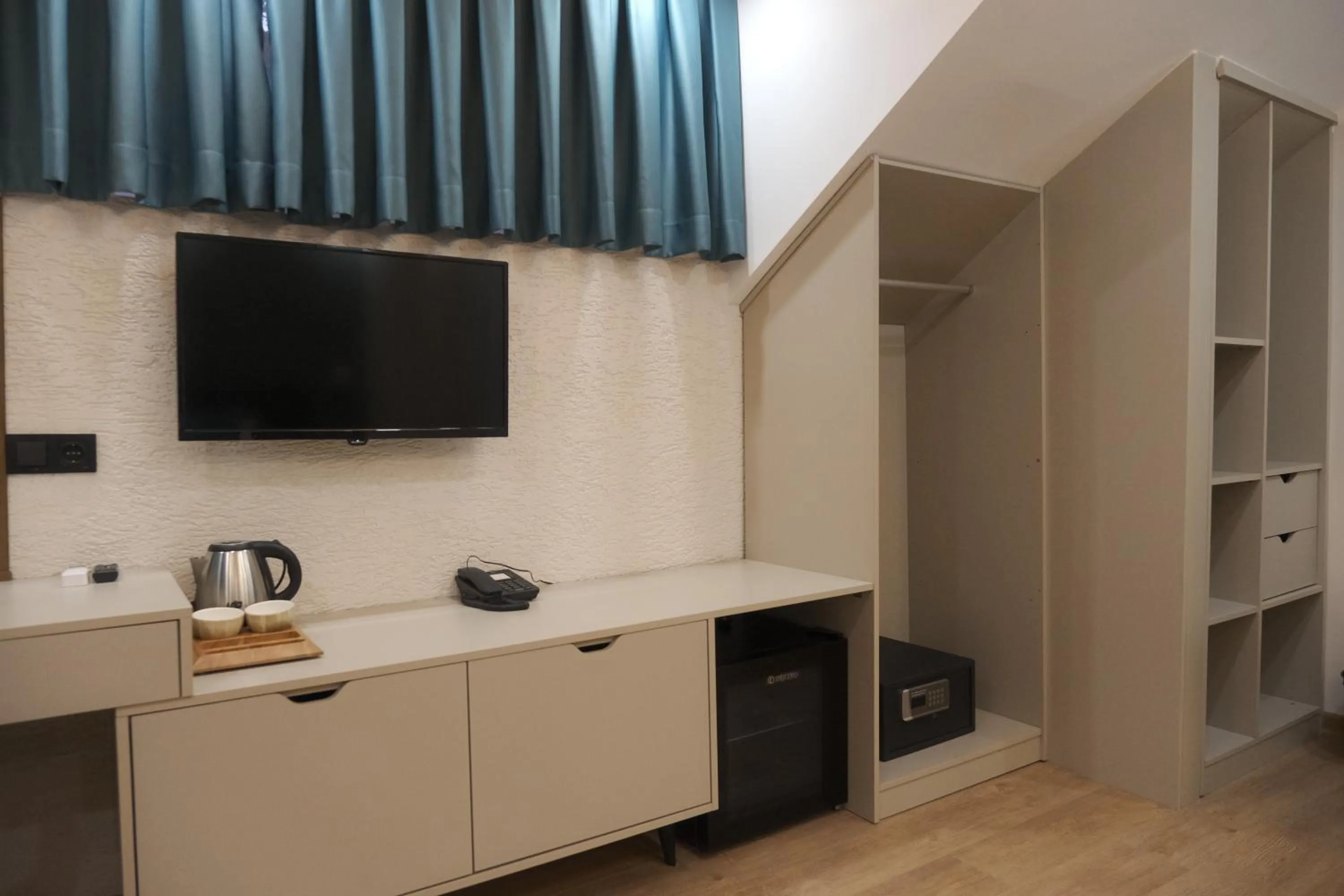 TV and multimedia in Florya House Hotel