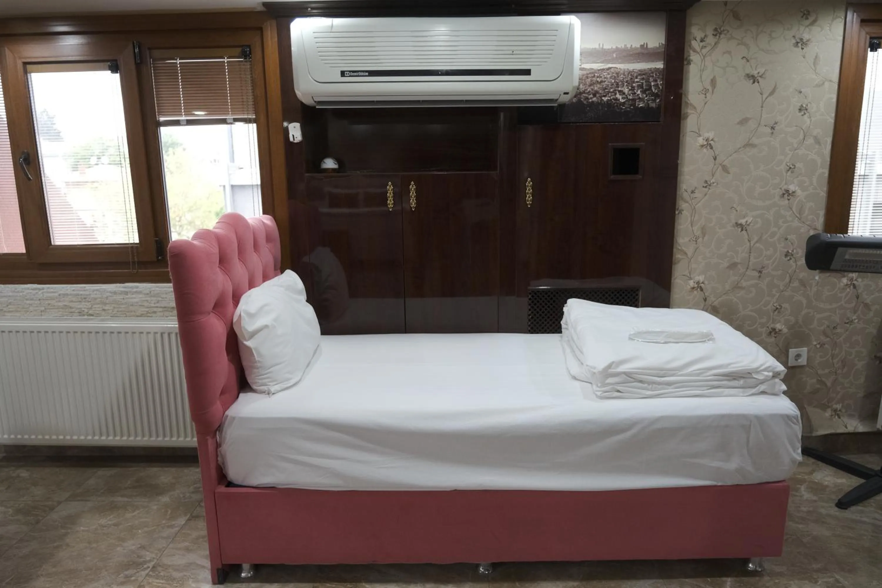 Bed in Florya House Hotel