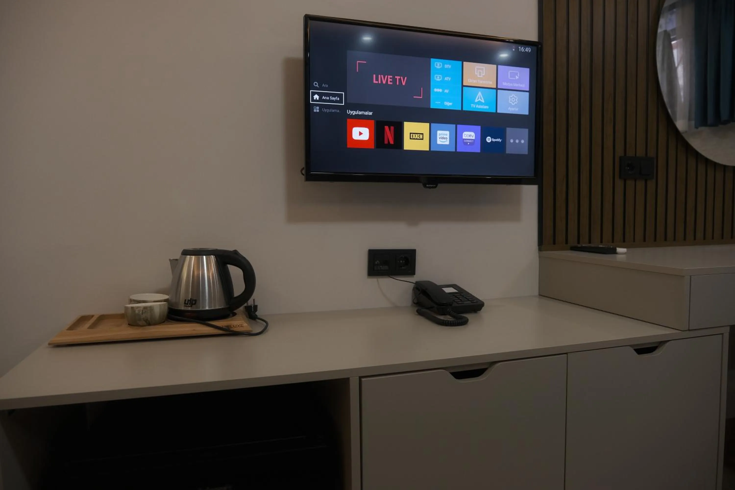 TV and multimedia in Florya House Hotel