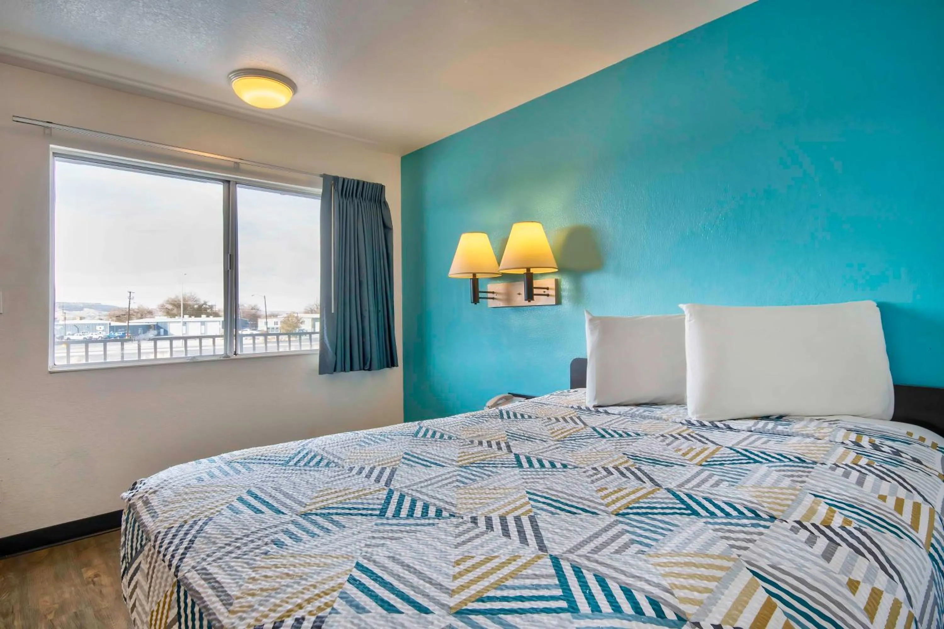 Bedroom, Bed in Motel 6-Farmington, NM