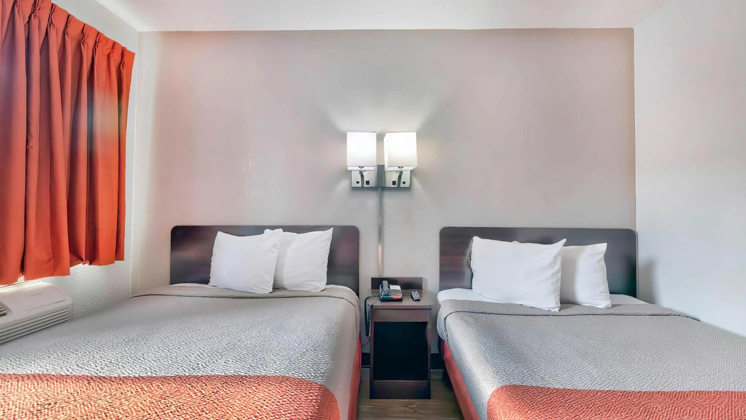 Photo of the whole room, Bed in Motel 6-Gallup, NM