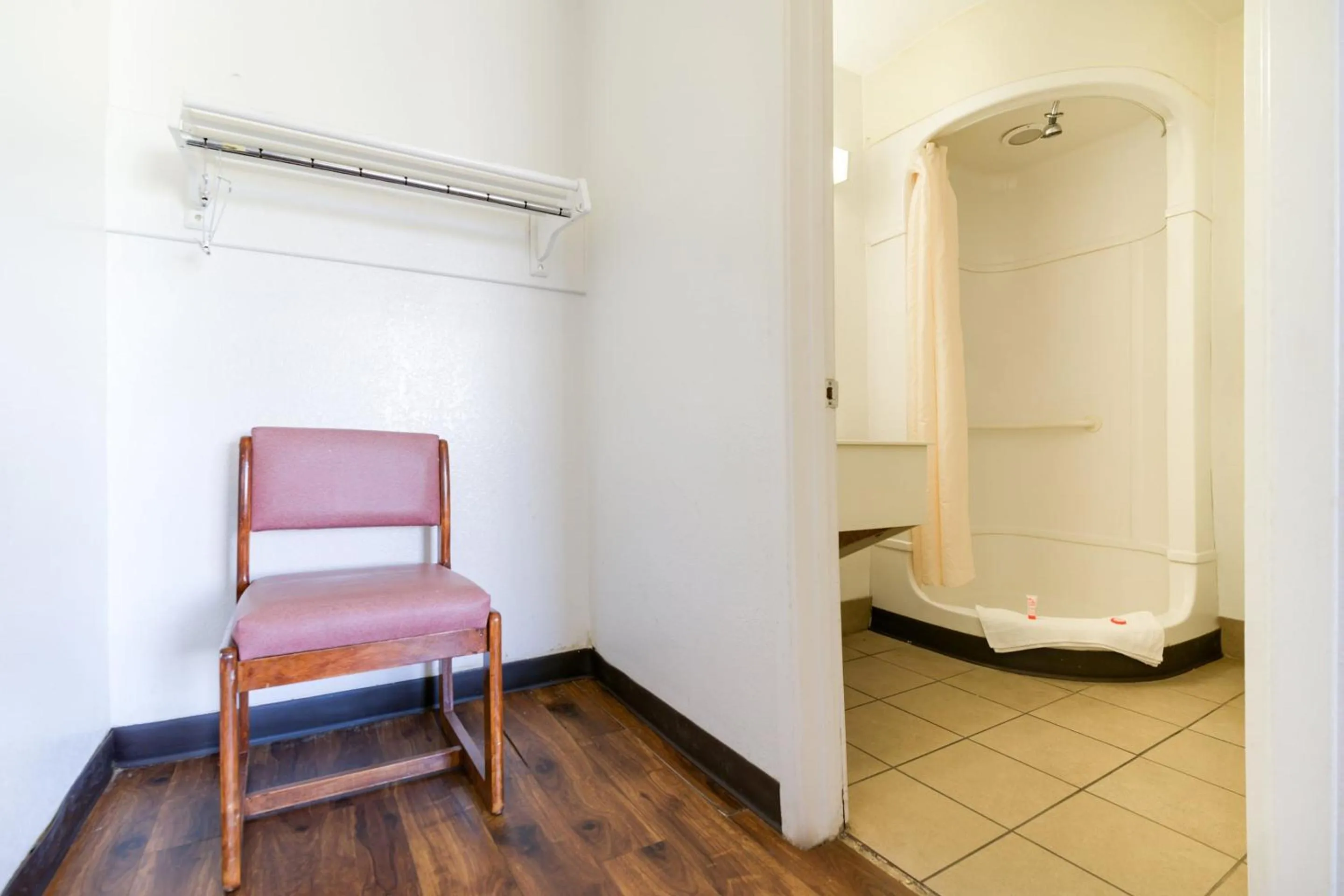 Bathroom in OYO Hotel South Bend - Campus