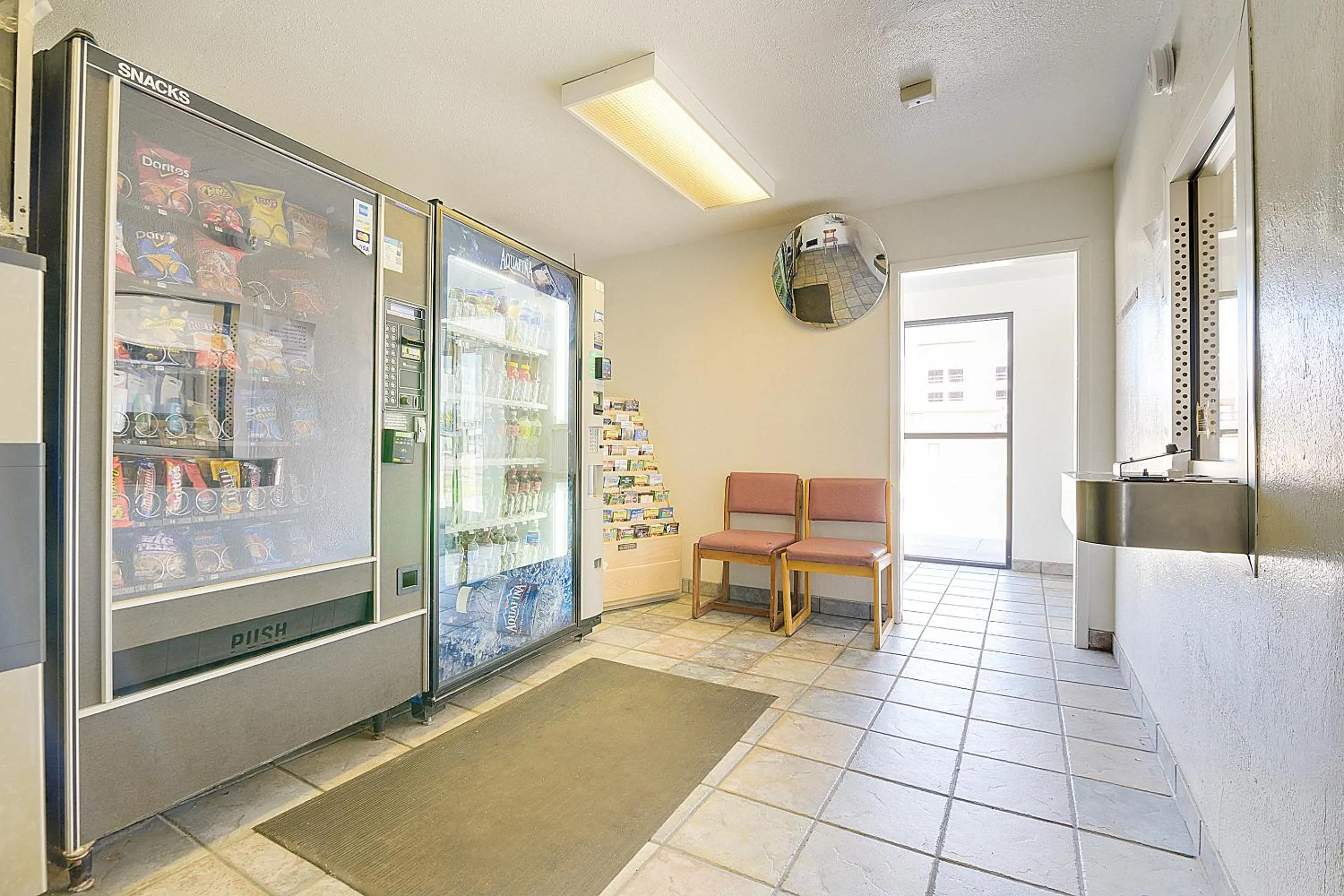 Lobby or reception in OYO Hotel South Bend - Campus