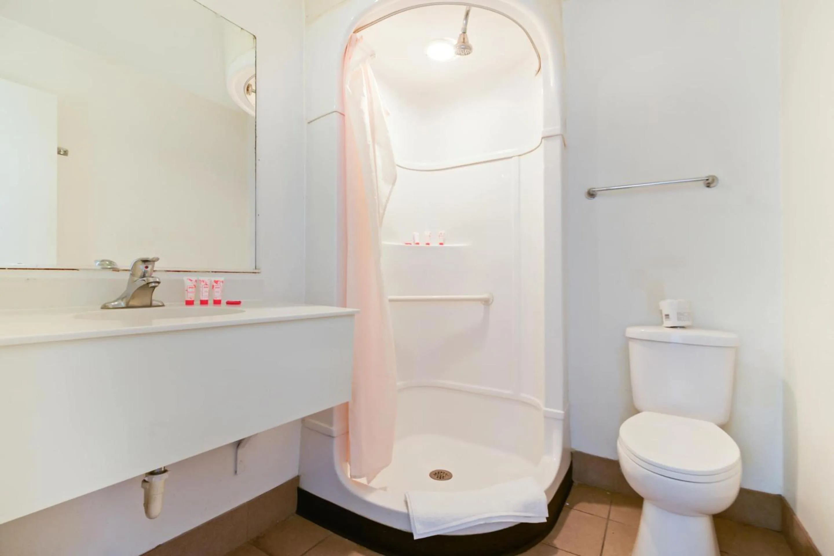 Bathroom in OYO Hotel South Bend - Campus