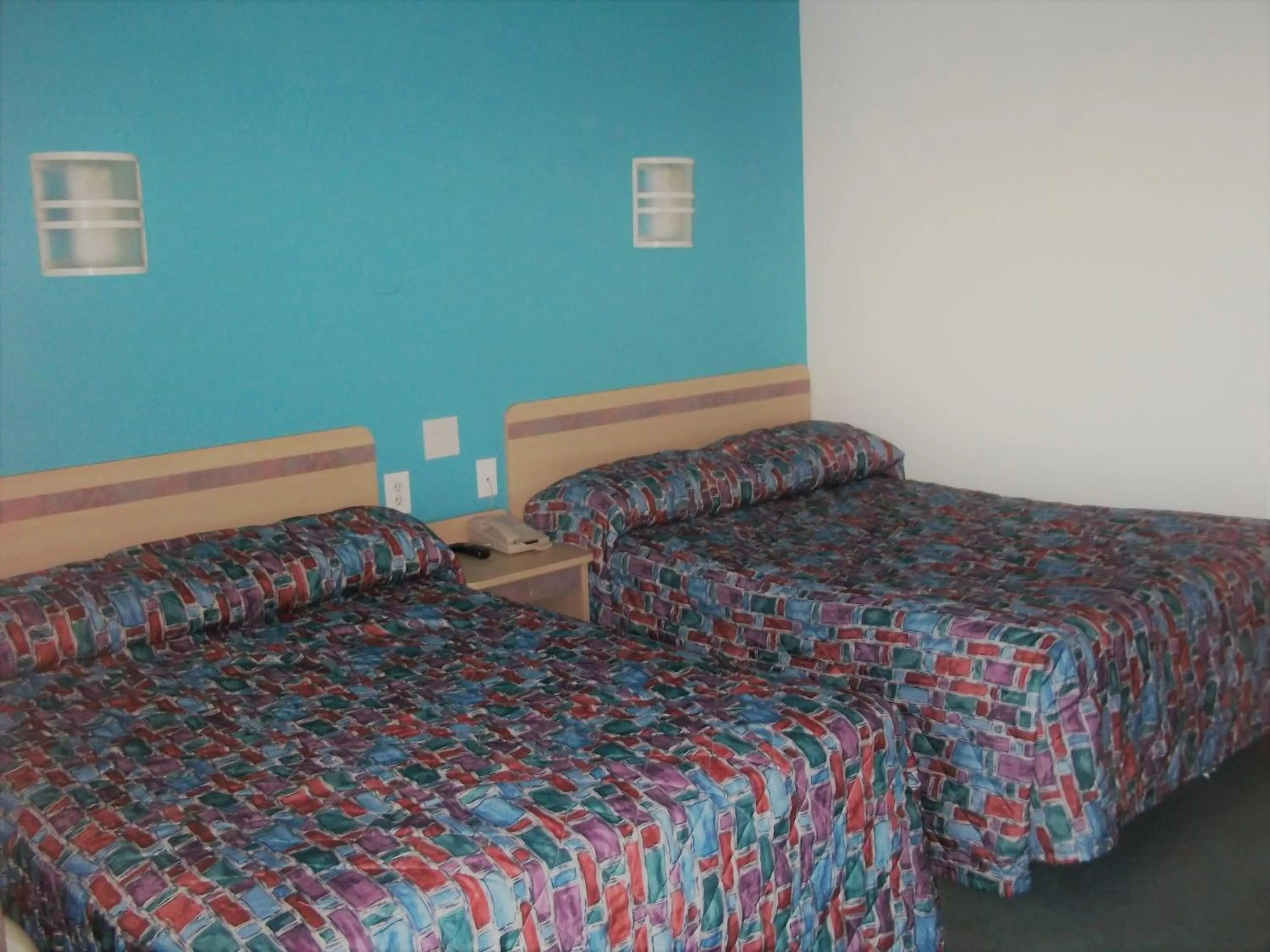 Bed in Skyline Inn
