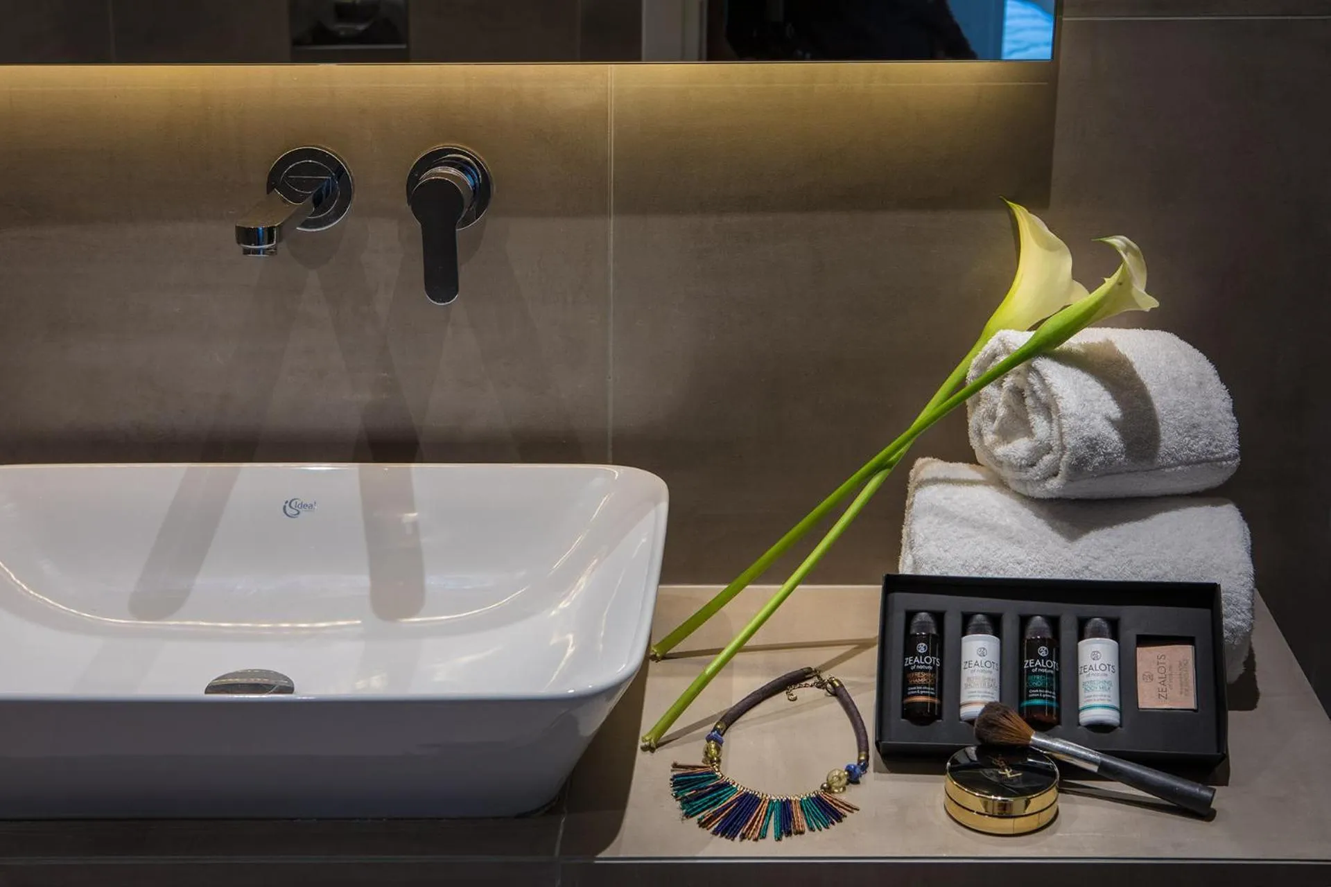 Hot Tub in Klepsydra Urban Suites