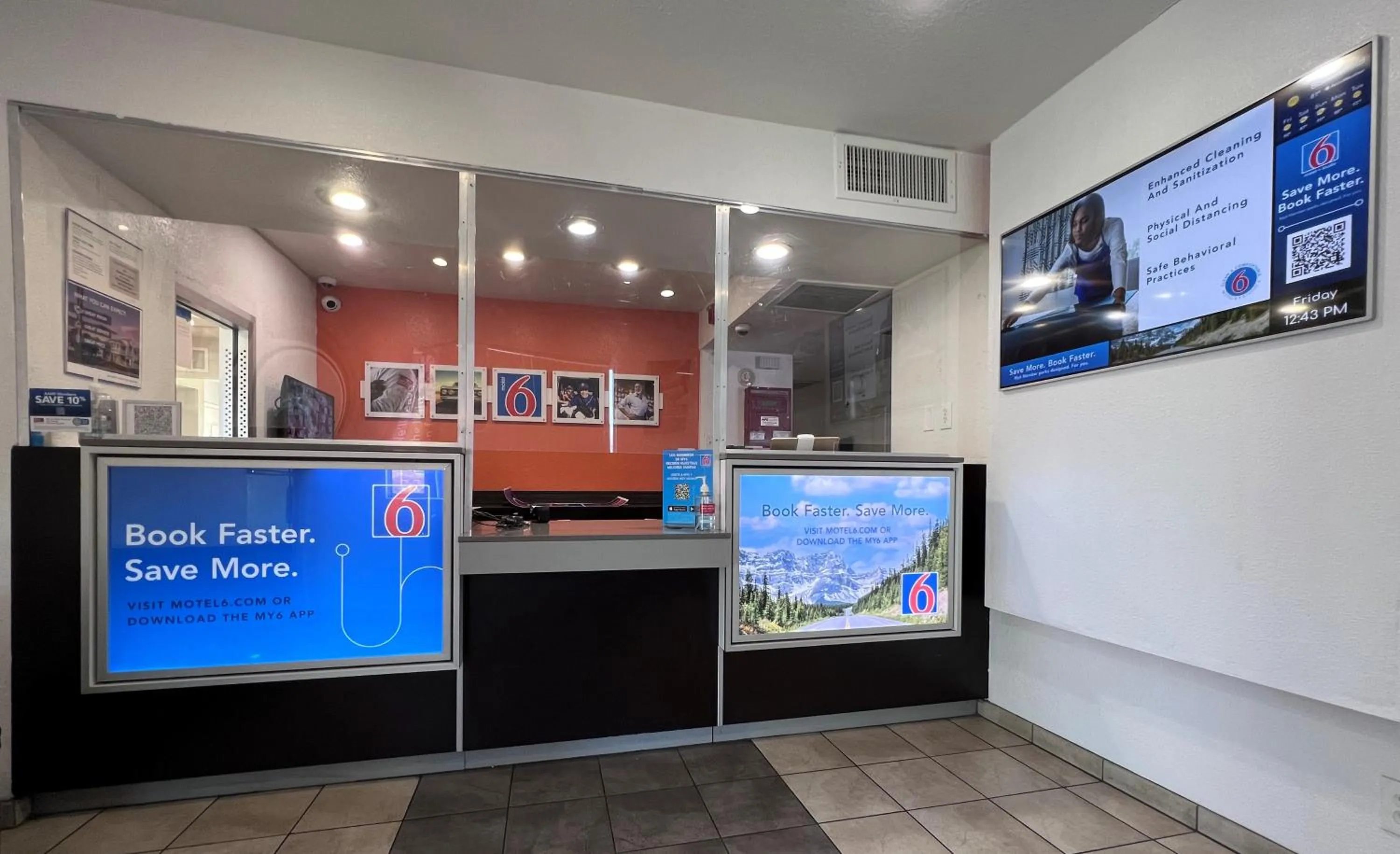 Lobby or reception in Motel 6-Bakersfield, CA - South