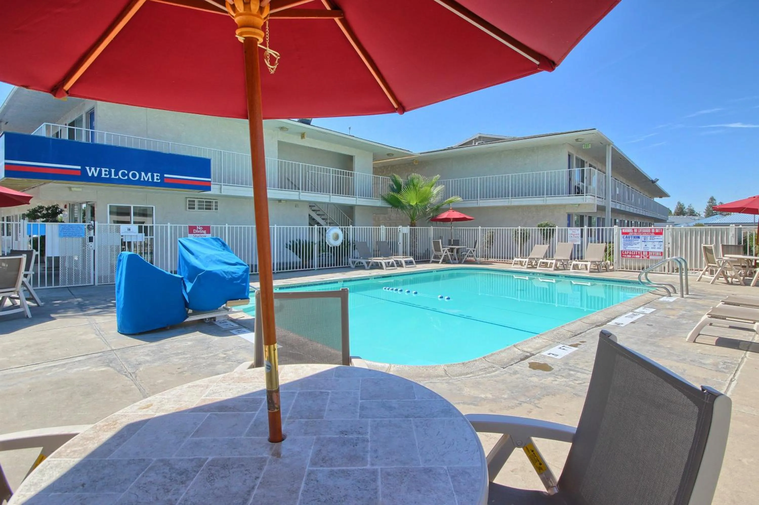 Swimming pool in Motel 6-Tulare, CA