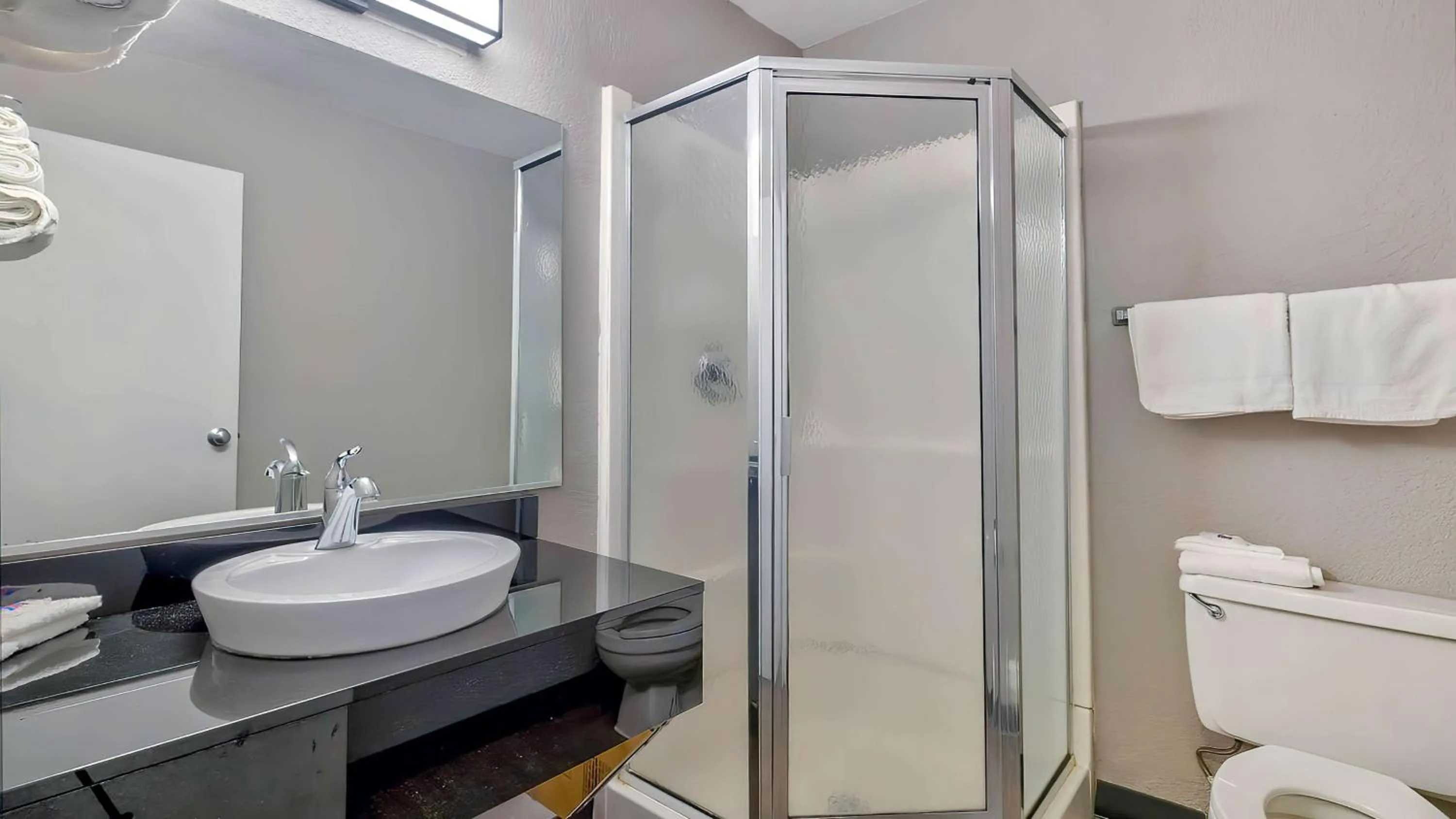 Bedroom in Motel 6-Santa Rosa, NM